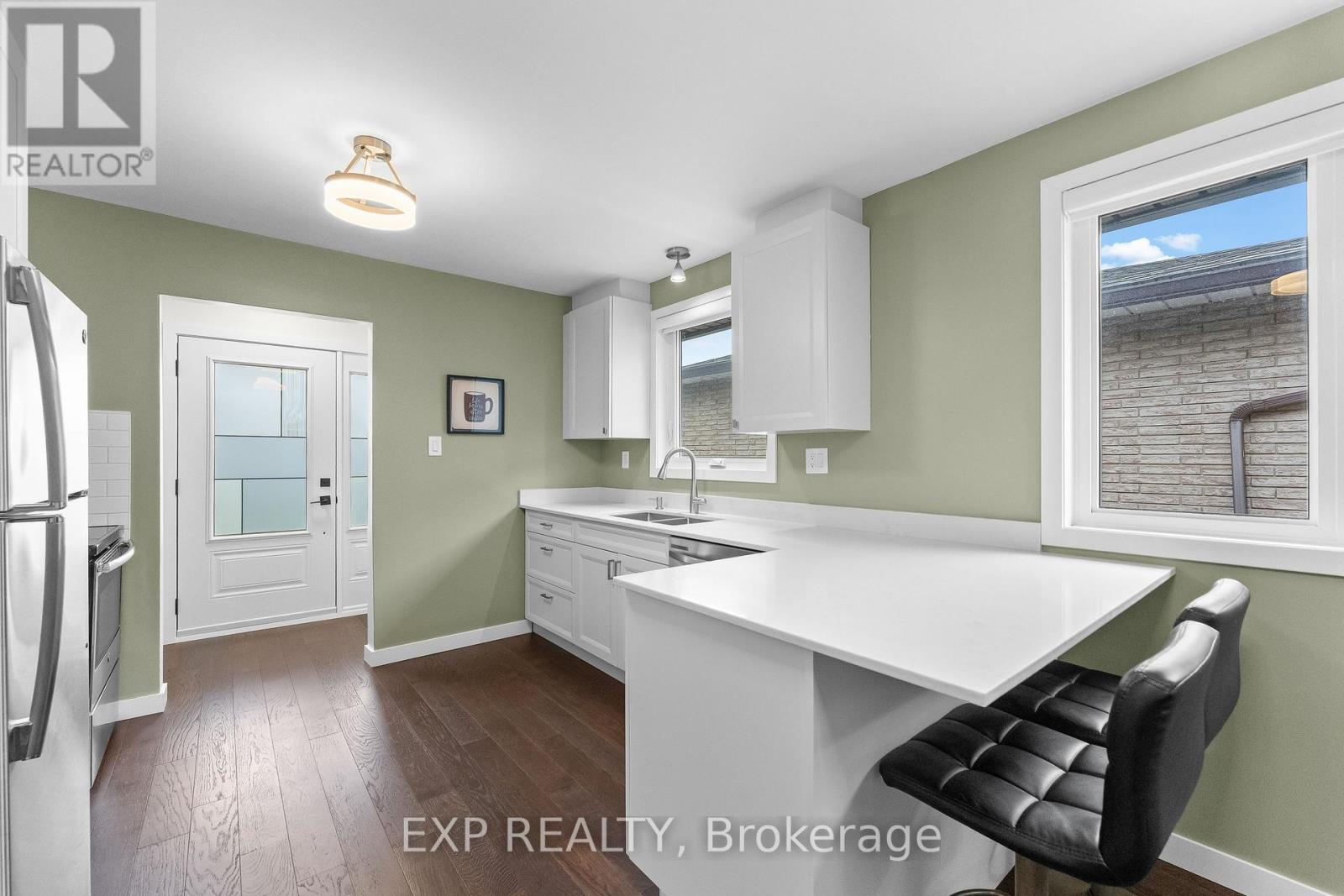 142 Marcella Crescent, Hamilton, Ontario  L8K 6G3 - Photo 8 - X13596604