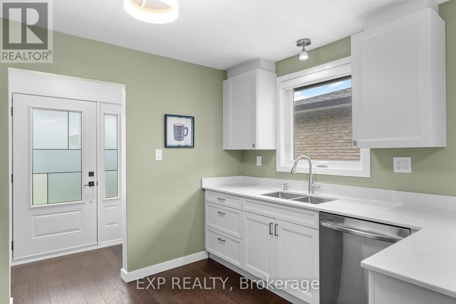 142 Marcella Crescent, Hamilton, Ontario  L8K 6G3 - Photo 9 - X13596604