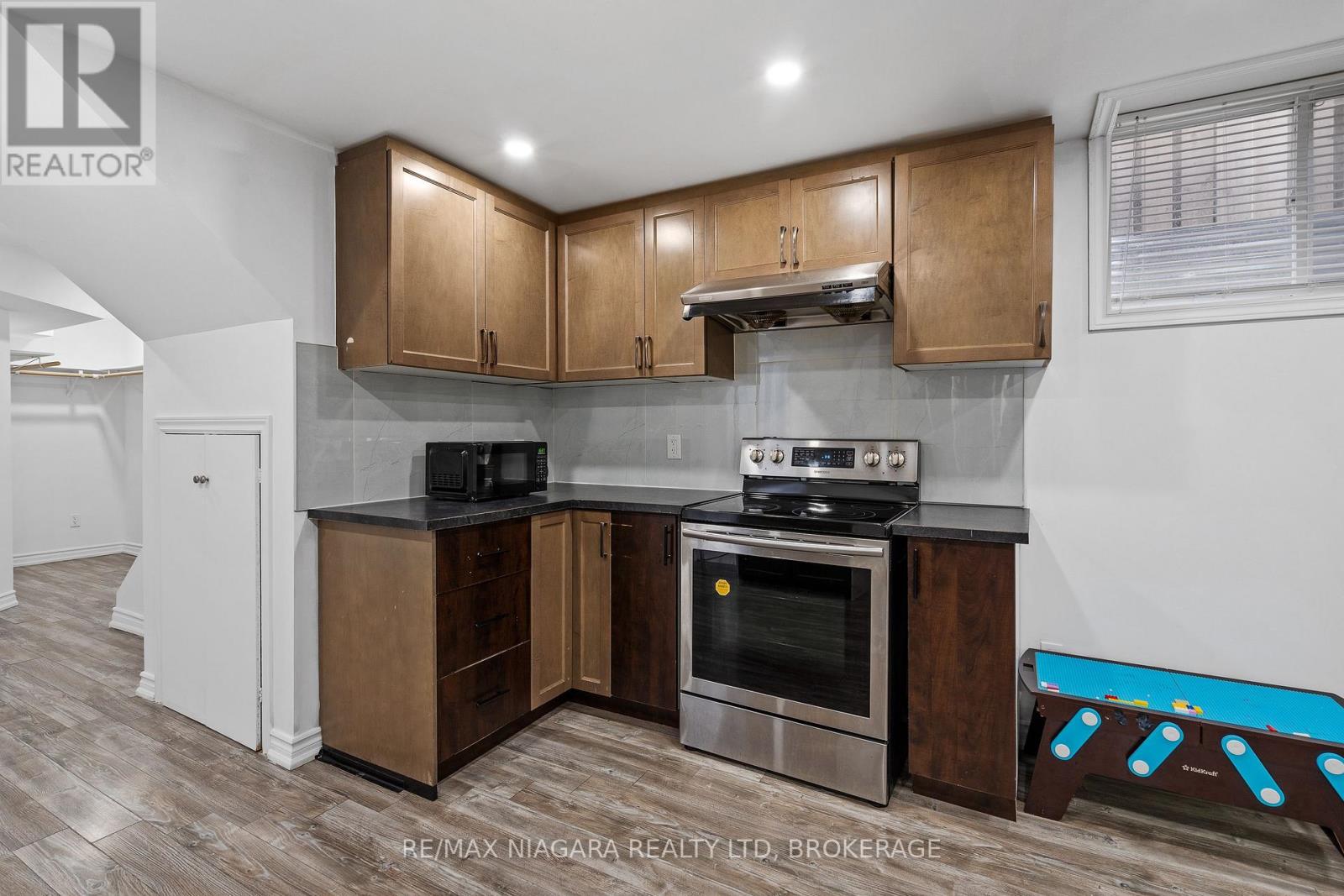 8511 Jennifer Crescent, Niagara Falls, Ontario  L2H 0J3 - Photo 27 - X13596816