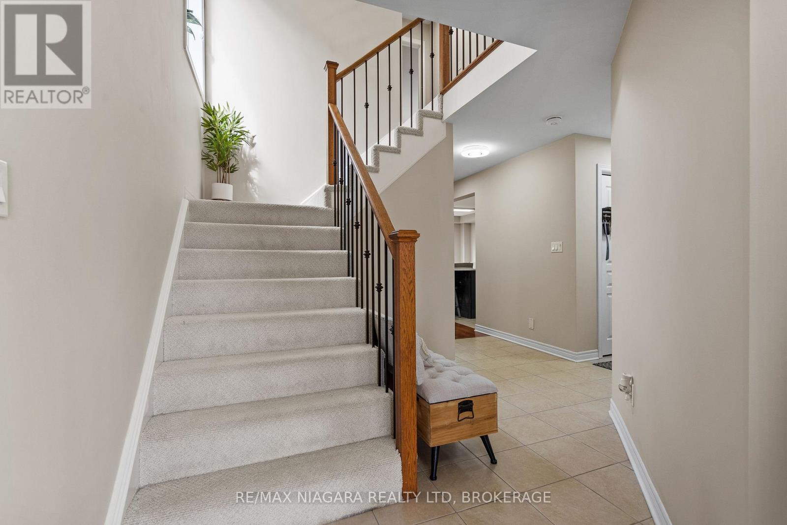 8511 Jennifer Crescent, Niagara Falls, Ontario  L2H 0J3 - Photo 4 - X13596816