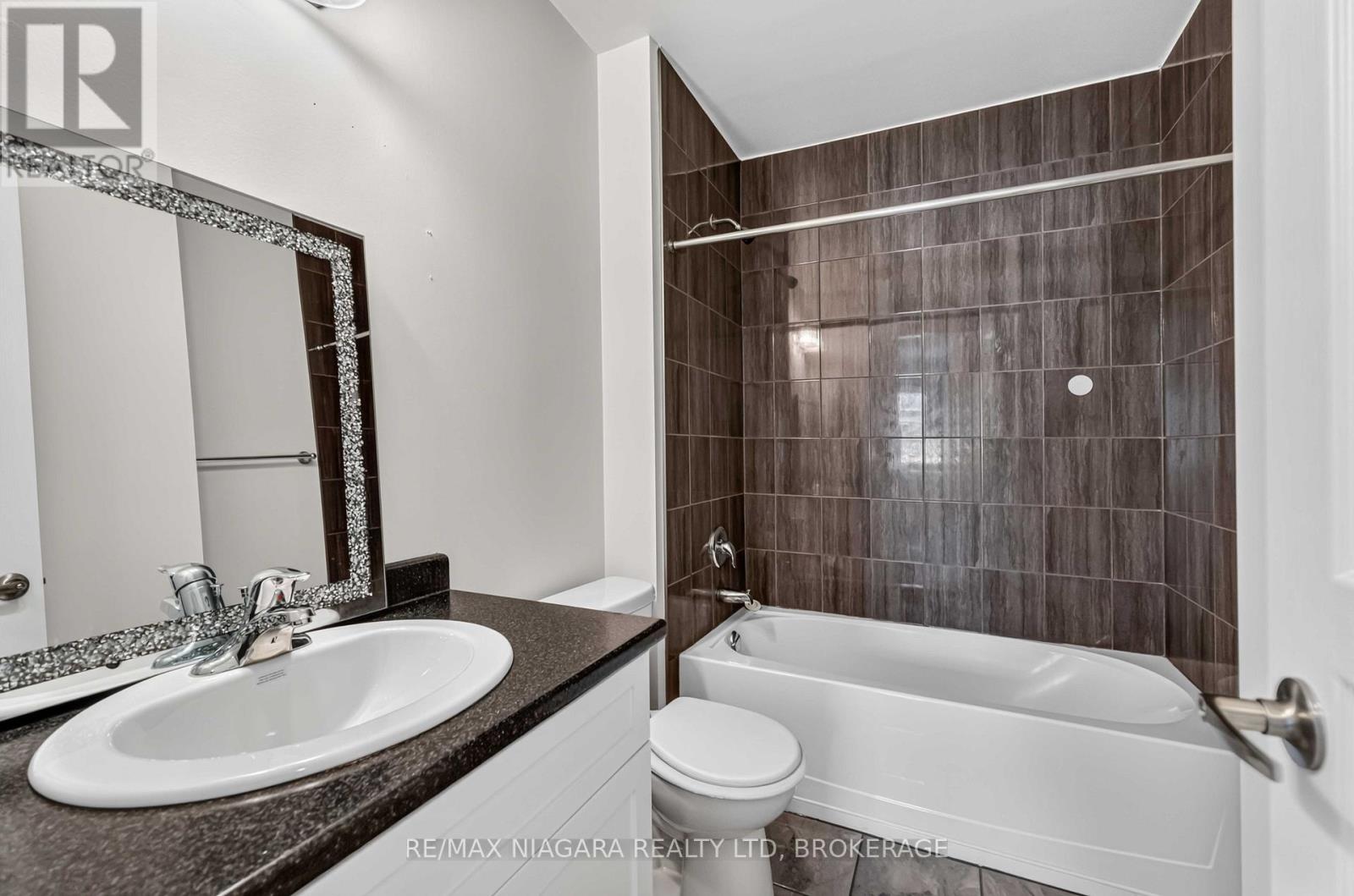 47 Scarlett Common, St. Catharines, Ontario  L2P 0C4 - Photo 18 - X13597048