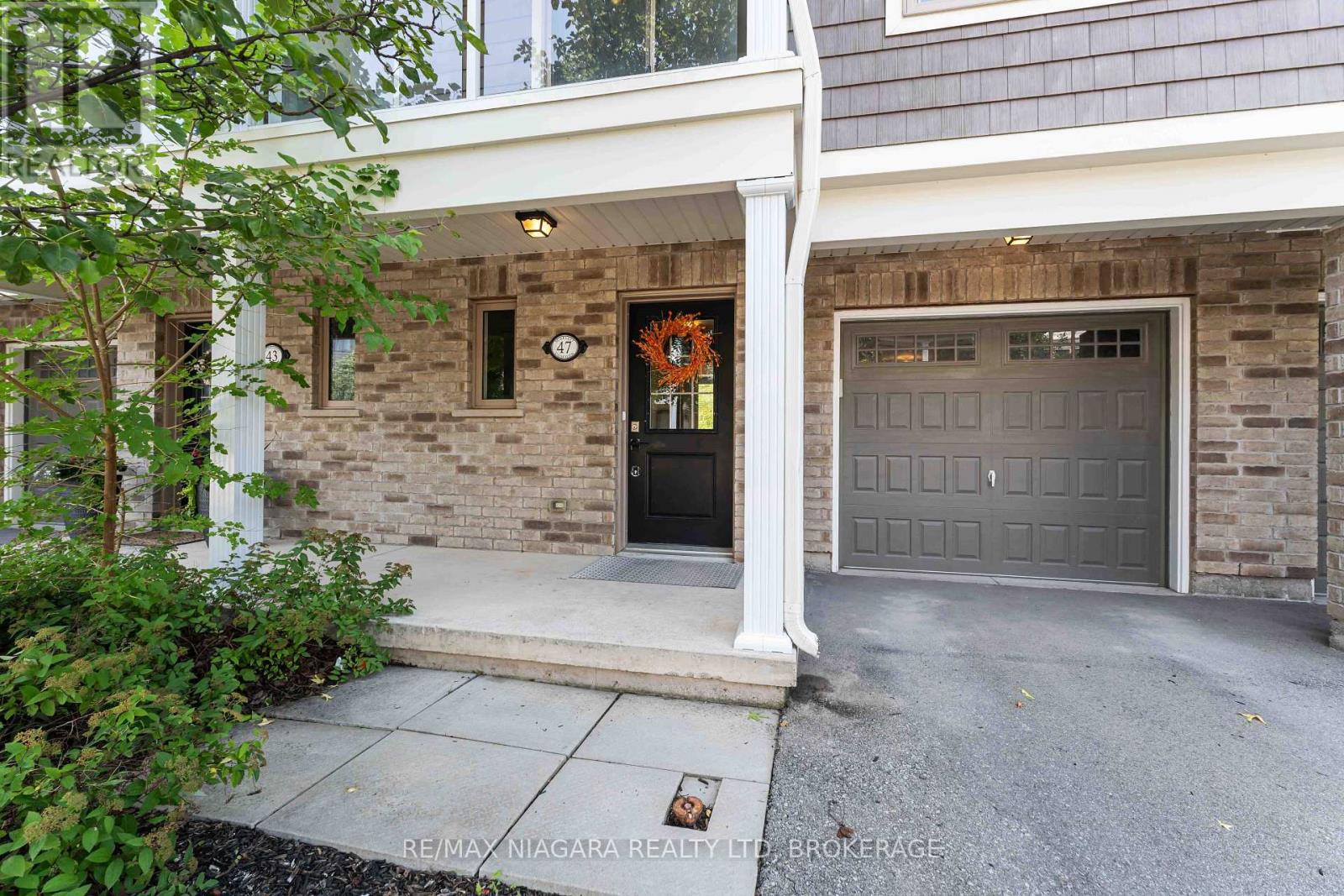 47 Scarlett Common, St. Catharines, Ontario  L2P 0C4 - Photo 3 - X13597048
