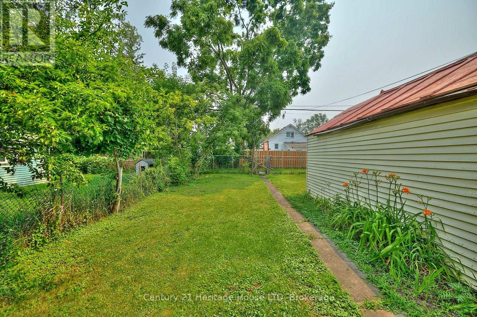231 Dufferin Street, Fort Erie, Ontario  L2A 2T7 - Photo 2 - X13597060