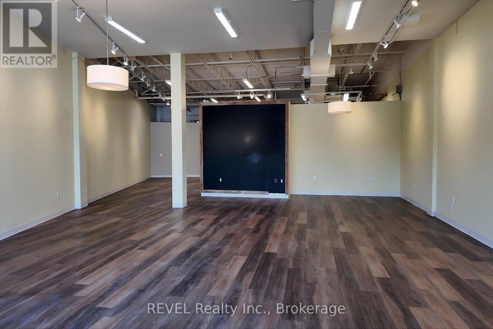 C2 - 211 Martindale Road, St. Catharines, Ontario  L2S 3V7 - Photo 2 - X13597334