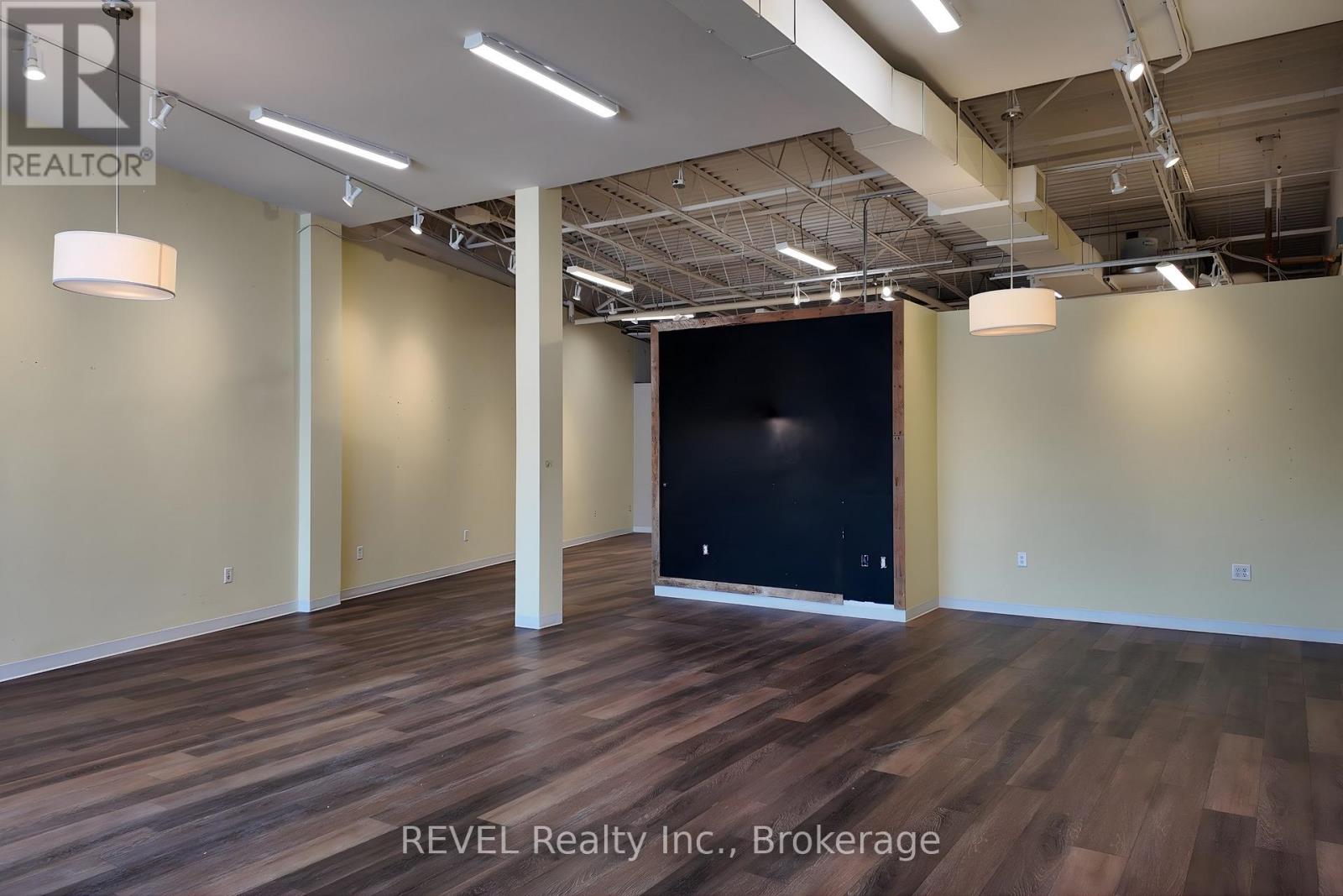 C2 - 211 Martindale Road, St. Catharines, Ontario  L2S 3V7 - Photo 3 - X13597334