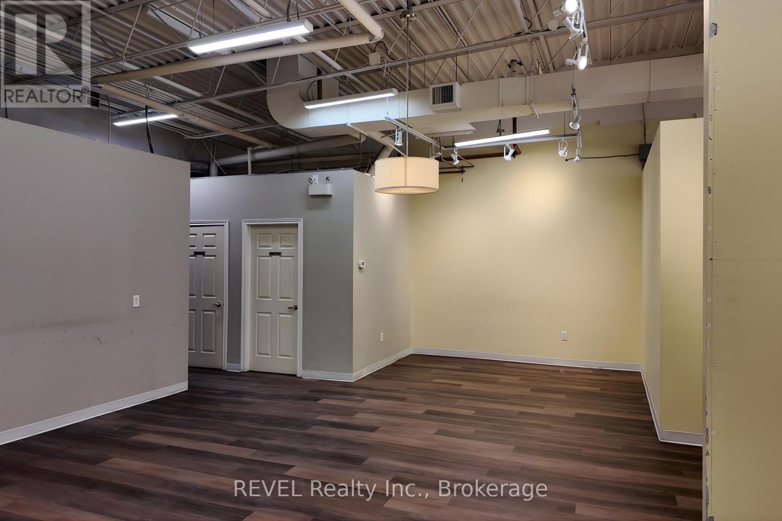 C2 - 211 Martindale Road, St. Catharines, Ontario  L2S 3V7 - Photo 5 - X13597334