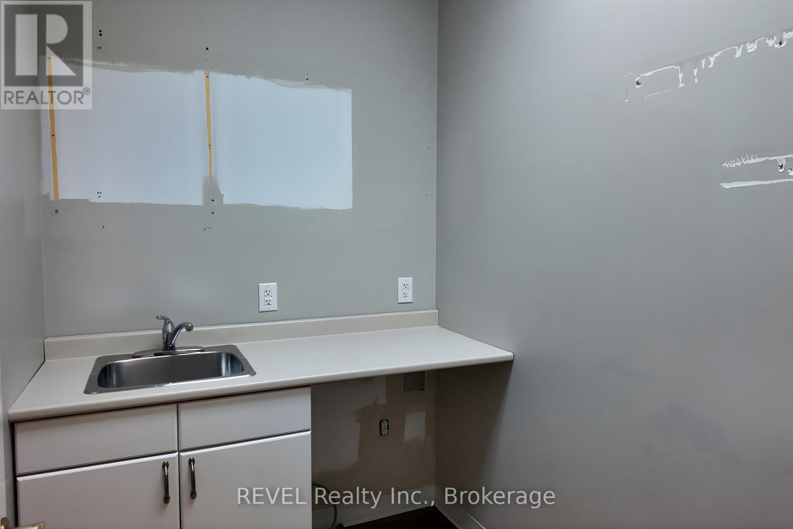 C2 - 211 Martindale Road, St. Catharines, Ontario  L2S 3V7 - Photo 6 - X13597334