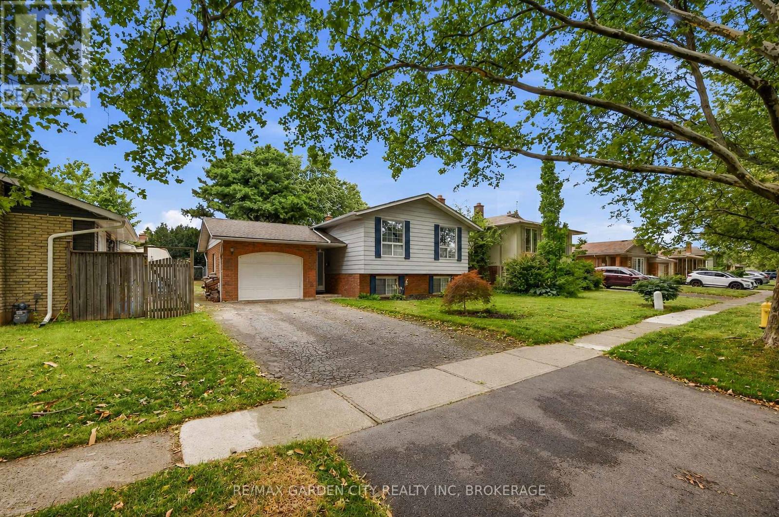 11 Kimbermount Drive, St. Catharines, Ontario  L2N 5W6 - Photo 3 - X13598600