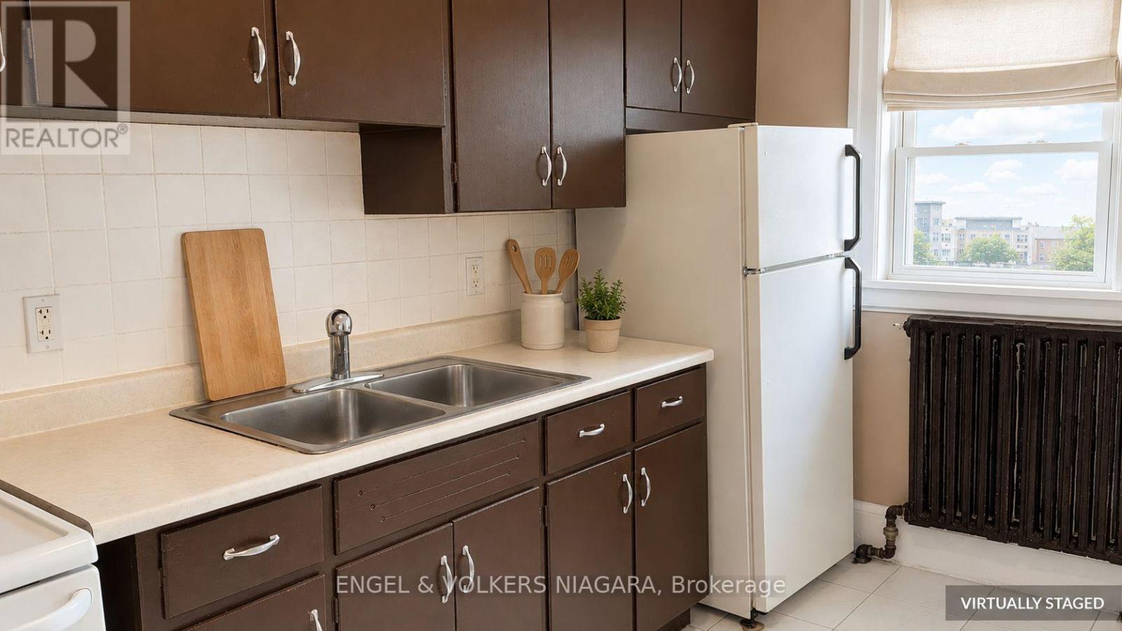 5042 Huron Street N, Niagara Falls, Ontario  L2E 2J7 - Photo 8 - X13598752