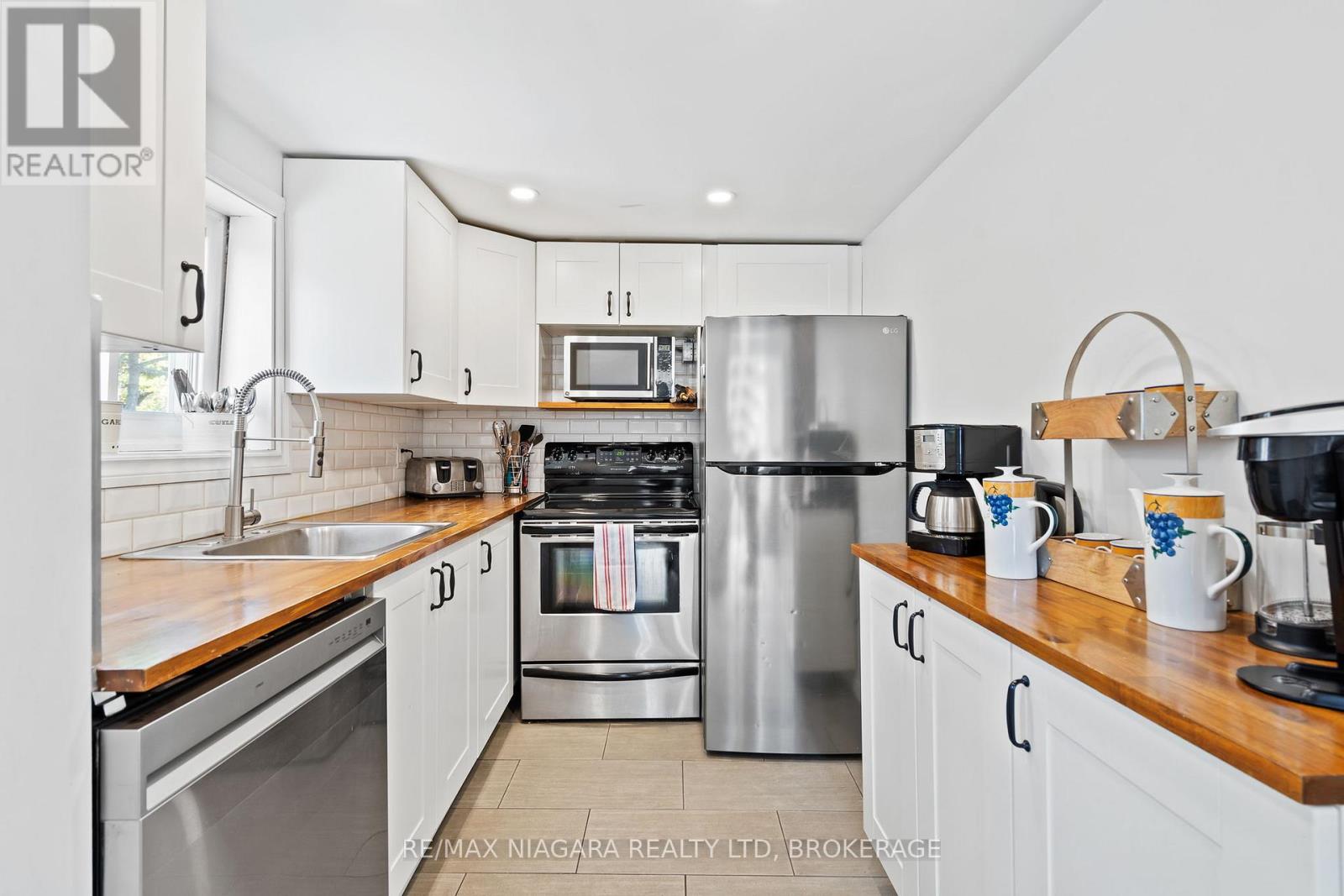 105 Lighthouse Drive, Haldimand, Ontario  N1A 2W6 - Photo 7 - X13598856