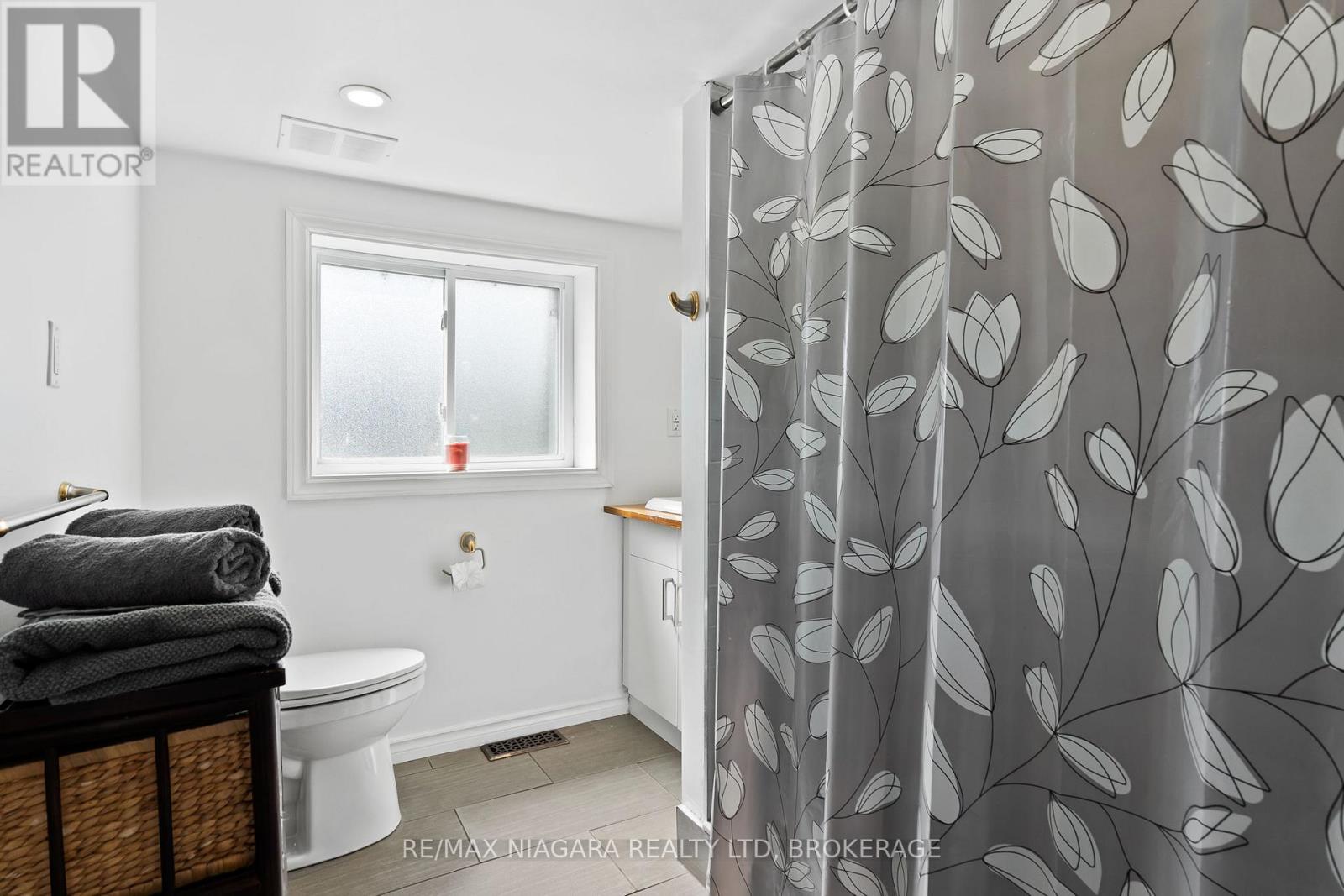105 Lighthouse Drive, Haldimand, Ontario  N1A 2W6 - Photo 8 - X13598856