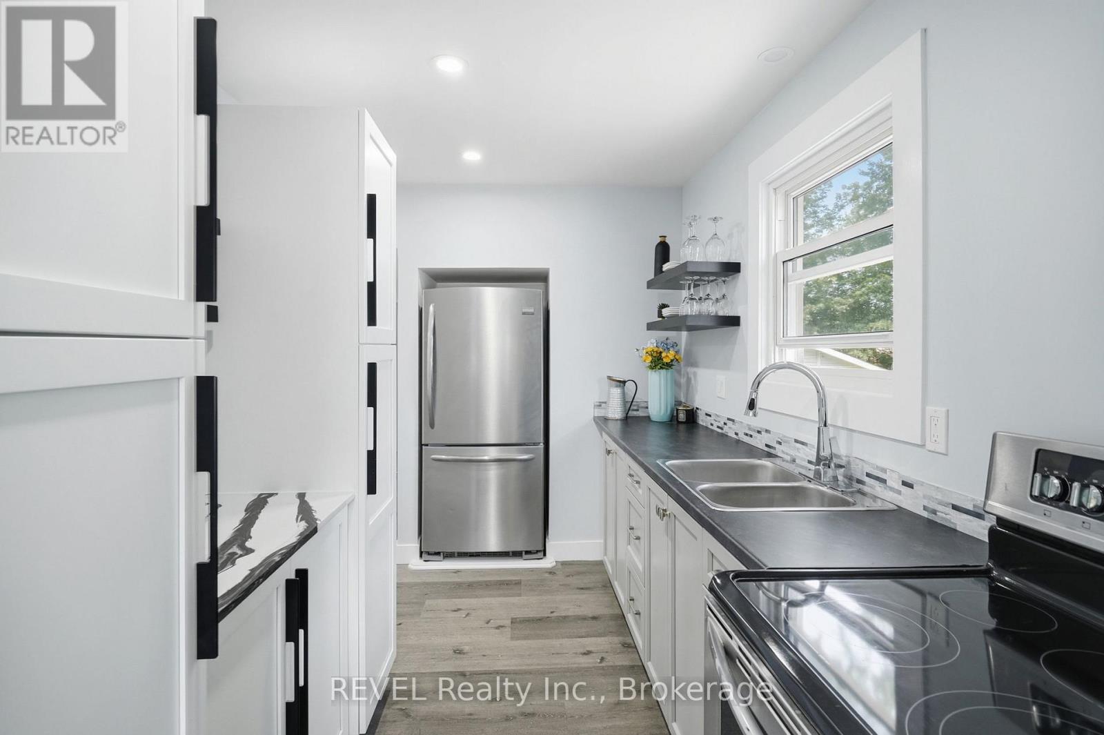 2 Kent Street, St. Catharines, Ontario  L2S 1H1 - Photo 14 - X13599712