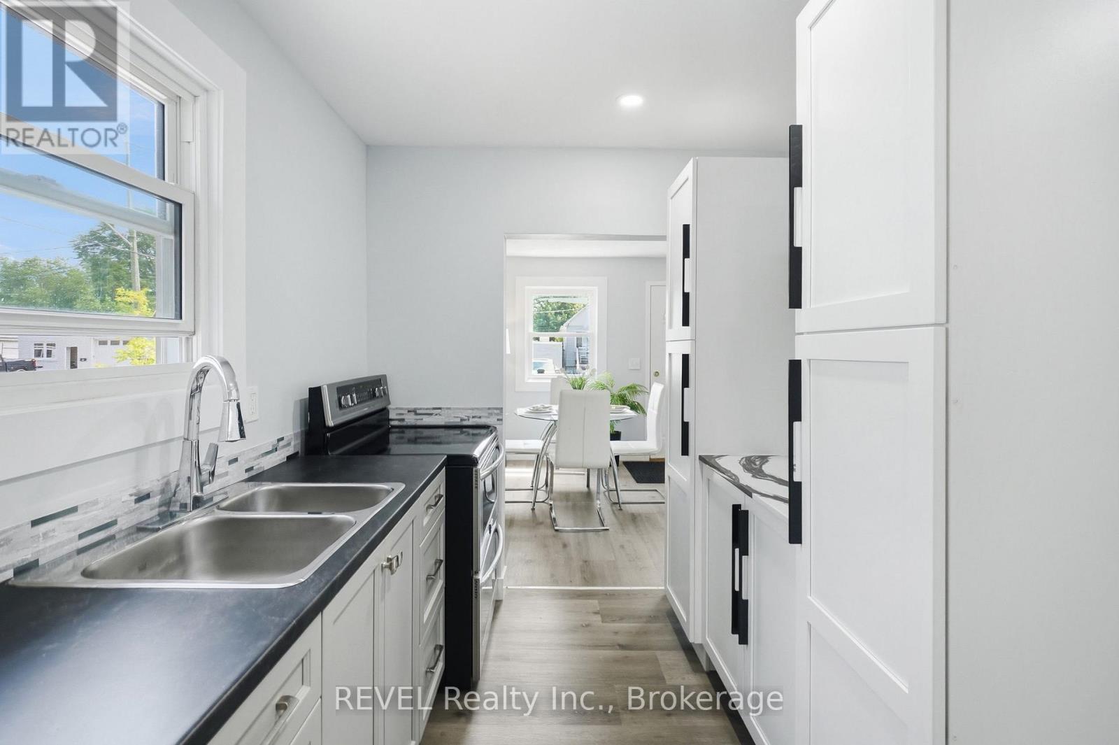 2 Kent Street, St. Catharines, Ontario  L2S 1H1 - Photo 15 - X13599712