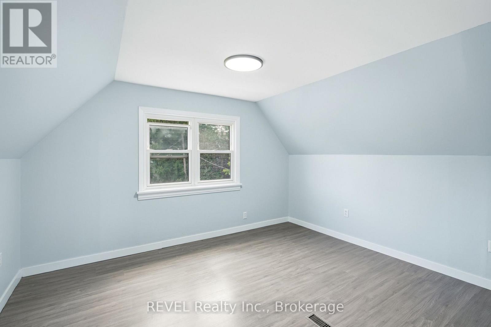 2 Kent Street, St. Catharines, Ontario  L2S 1H1 - Photo 18 - X13599712