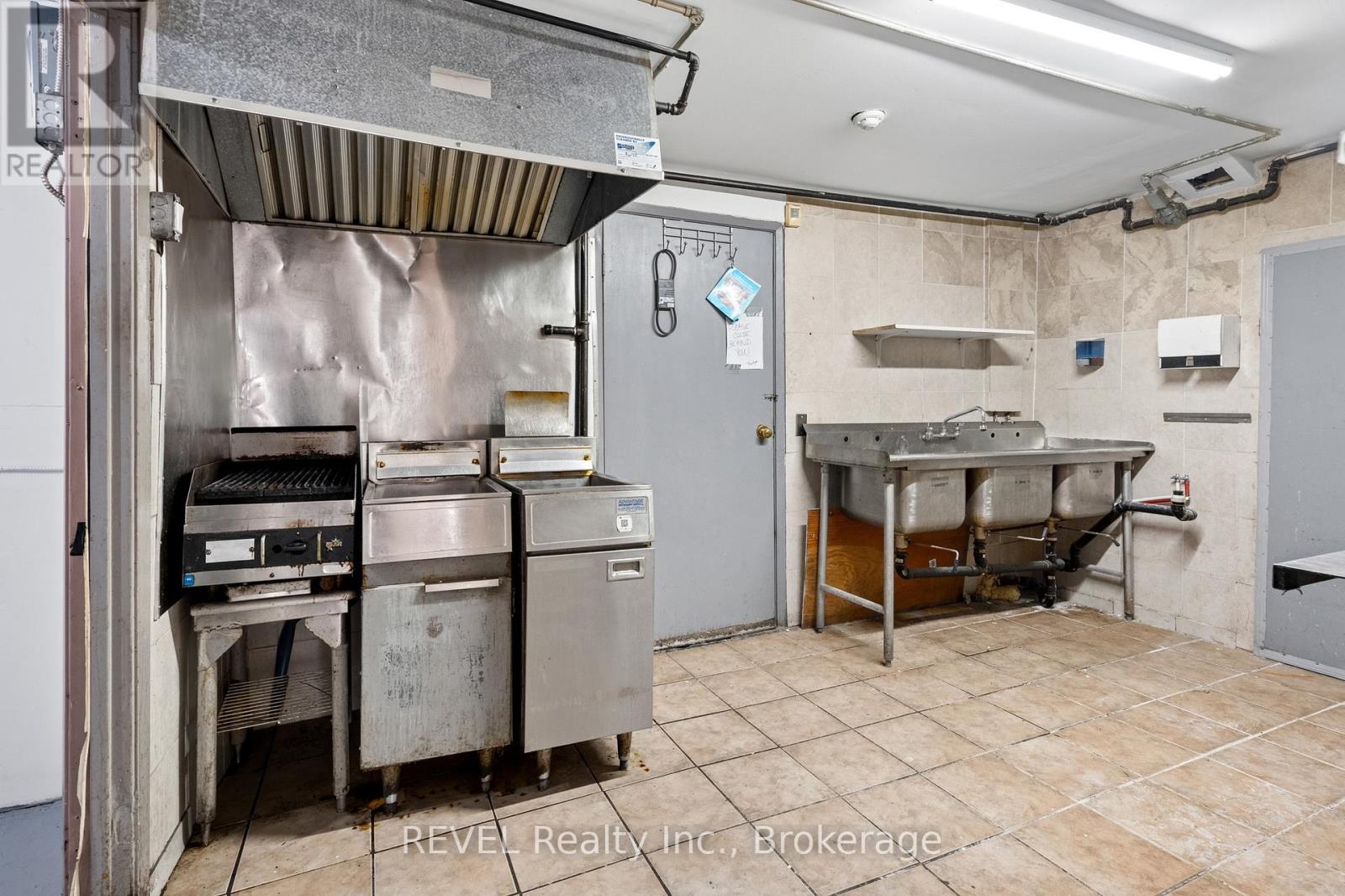 5829 Ferry Street, Niagara Falls, Ontario  L2G 1S8 - Photo 19 - X13599838