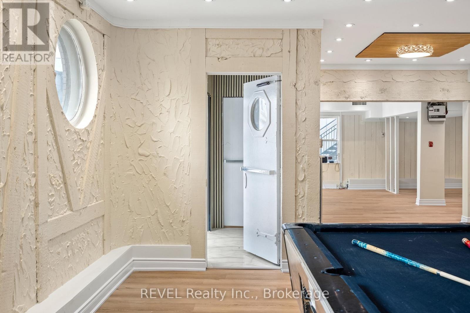 5829 Ferry Street, Niagara Falls, Ontario  L2G 1S8 - Photo 2 - X13599838