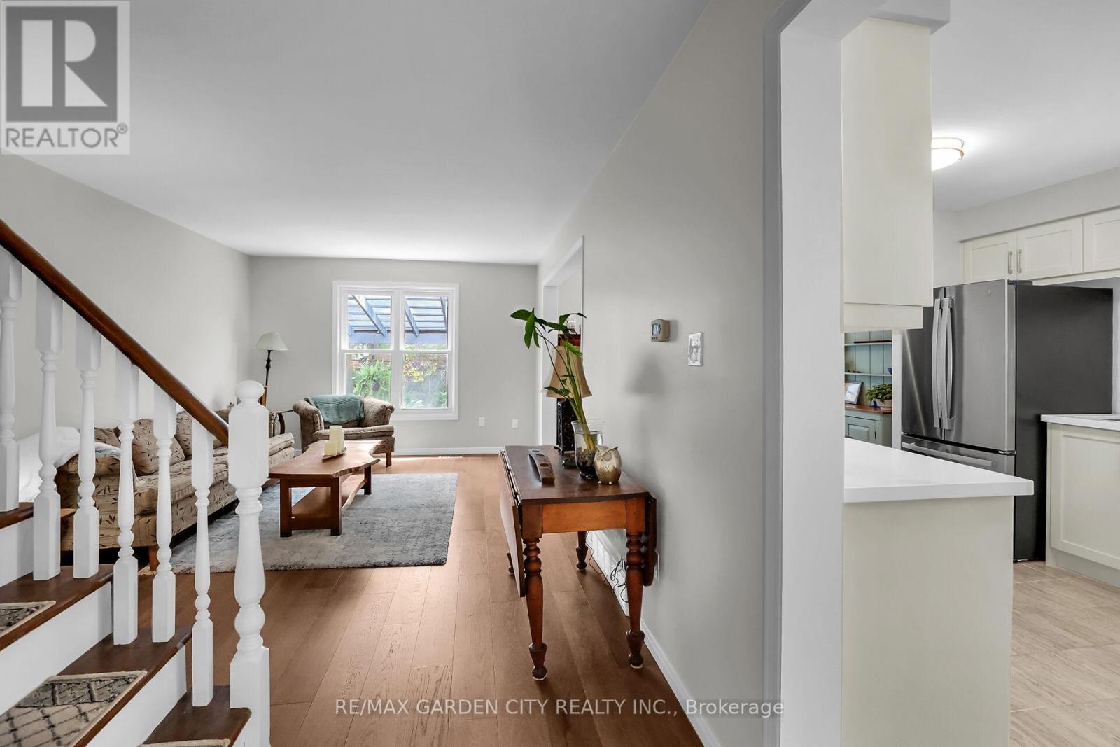 4542 Ivy Gardens Crescent, Lincoln, Ontario  L3J 0B3 - Photo 2 - X13599962