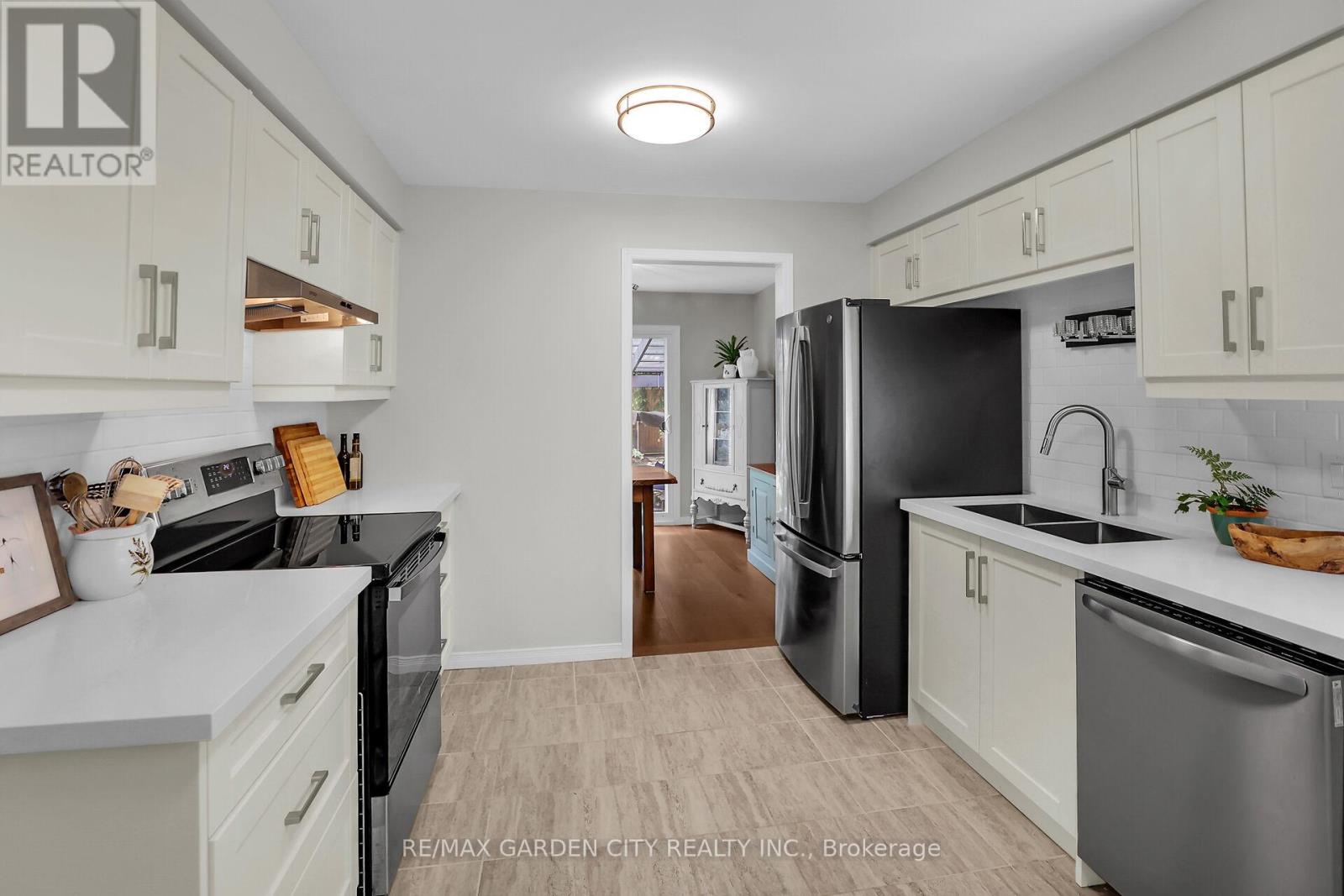 4542 Ivy Gardens Crescent, Lincoln, Ontario  L3J 0B3 - Photo 5 - X13599962