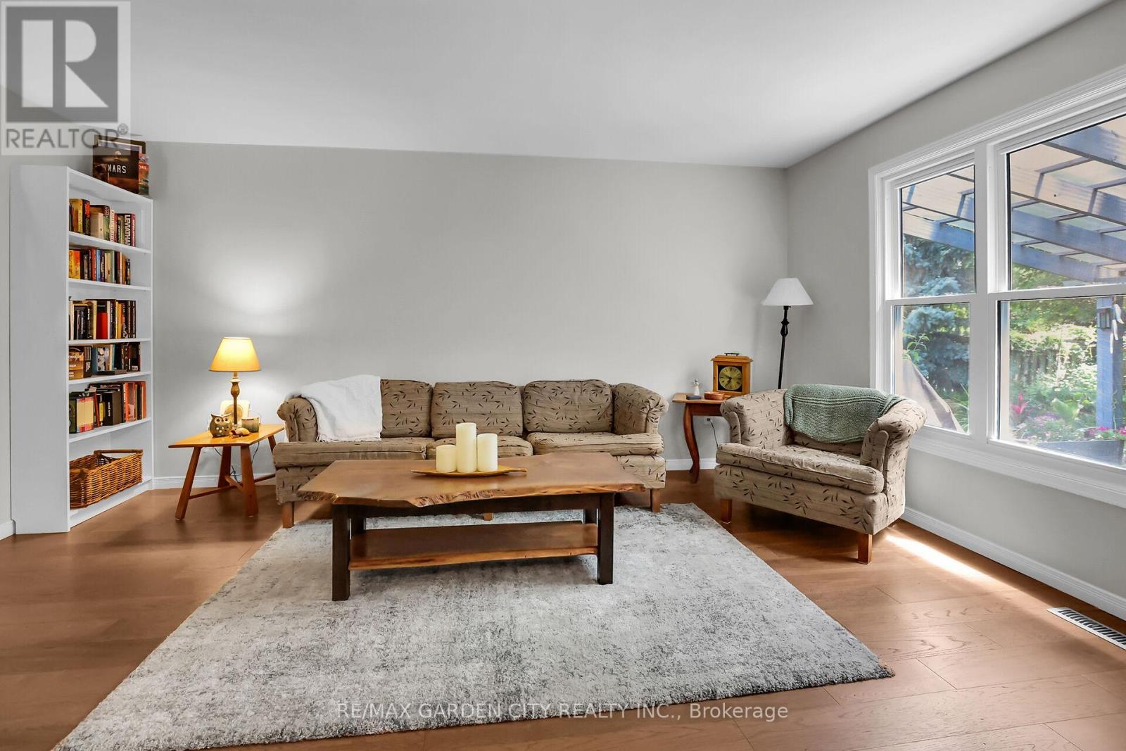 4542 Ivy Gardens Crescent, Lincoln, Ontario  L3J 0B3 - Photo 9 - X13599962