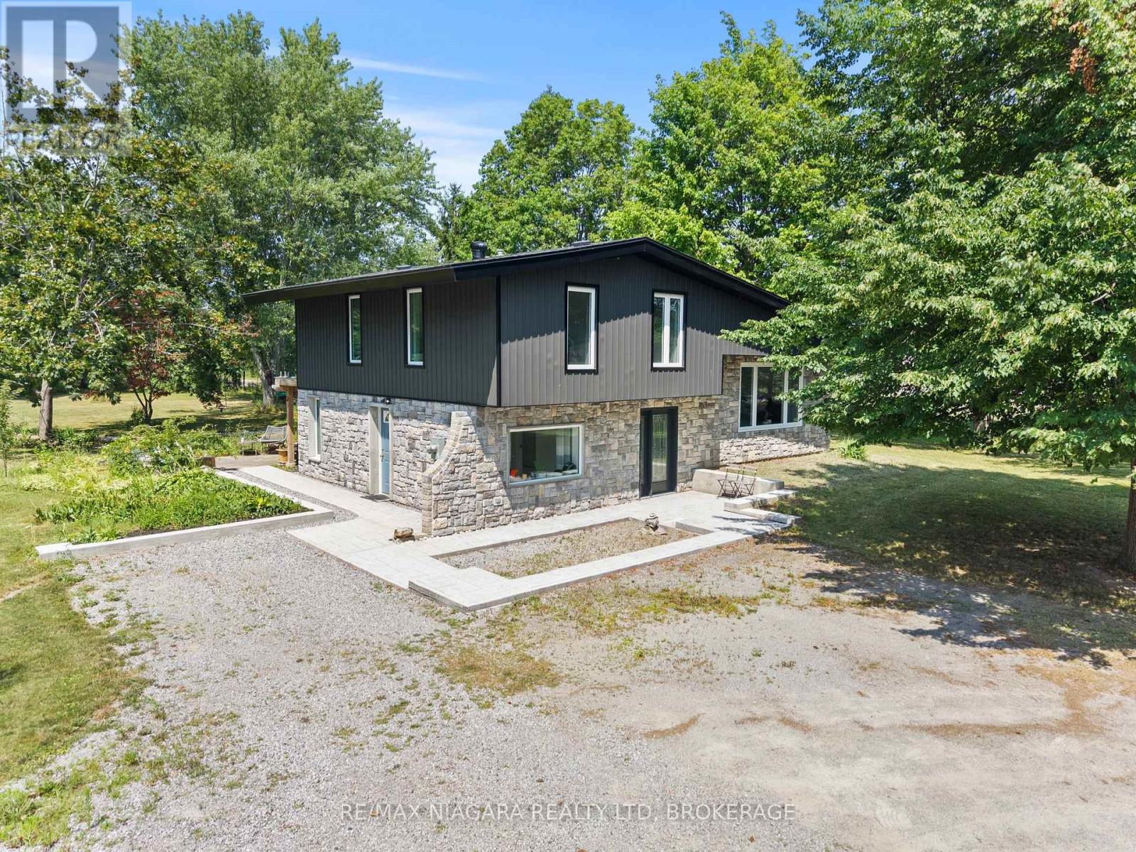 1546 Nigh Road, Fort Erie, Ontario  L2A 5M4 - Photo 2 - X13600228