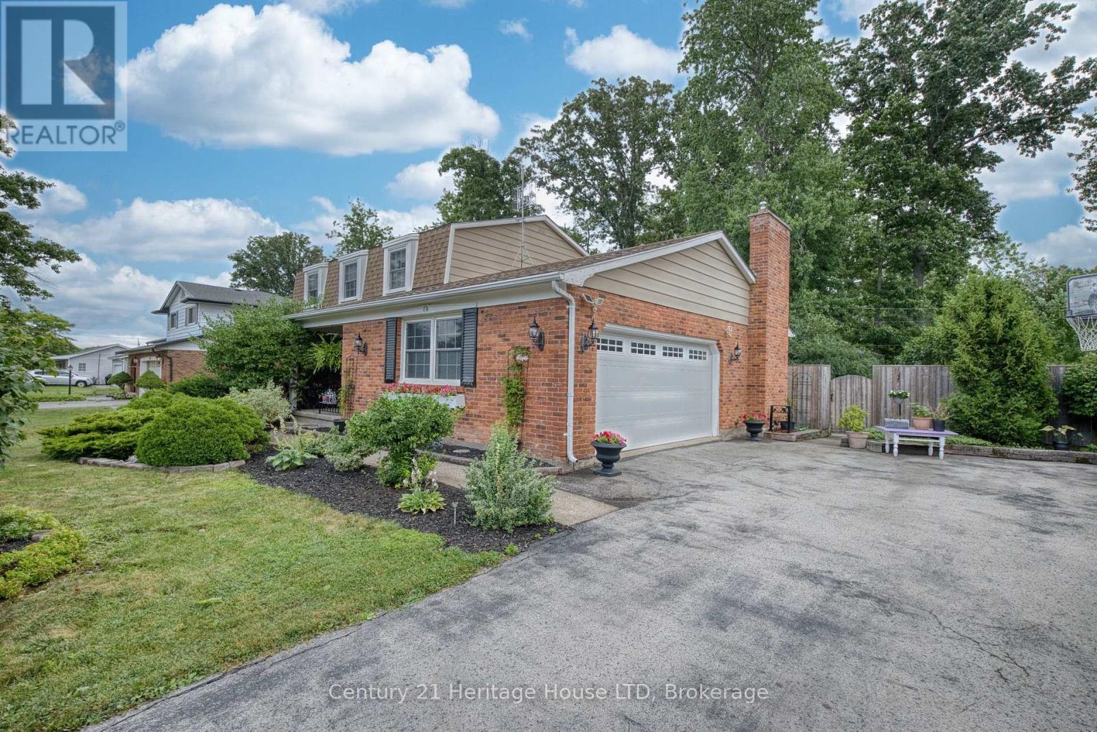 688 Daytona Drive, Fort Erie, Ontario  L2A 4Z6 - Photo 5 - X13601368
