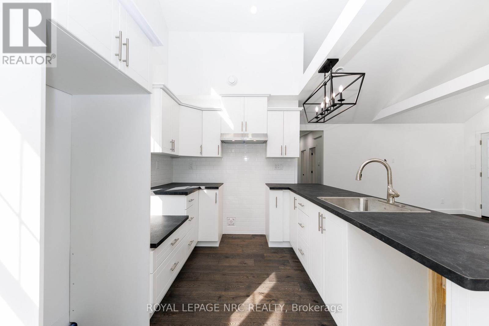 212 Holloway Bay Road S, Port Colborne, Ontario  L0S 1R0 - Photo 7 - X13601852