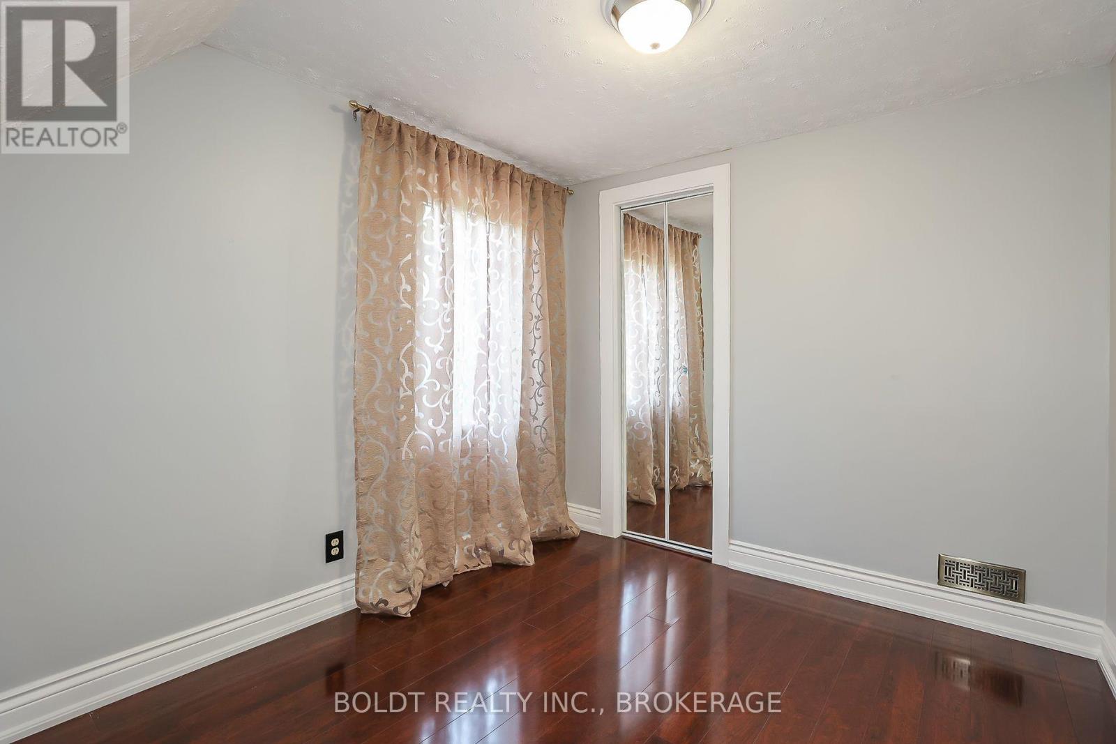5060 Ontario Avenue, Niagara Falls, Ontario  L2E 3R9 - Photo 14 - X13602196