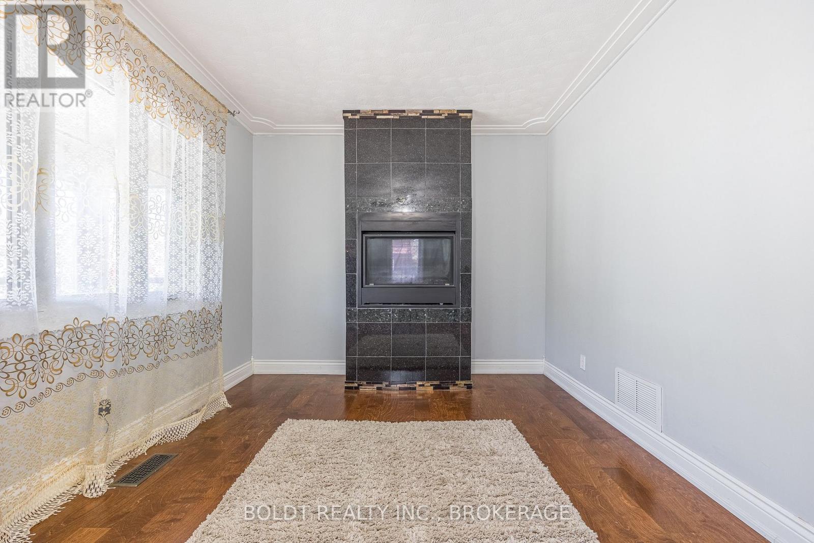 5060 Ontario Avenue, Niagara Falls, Ontario  L2E 3R9 - Photo 7 - X13602196