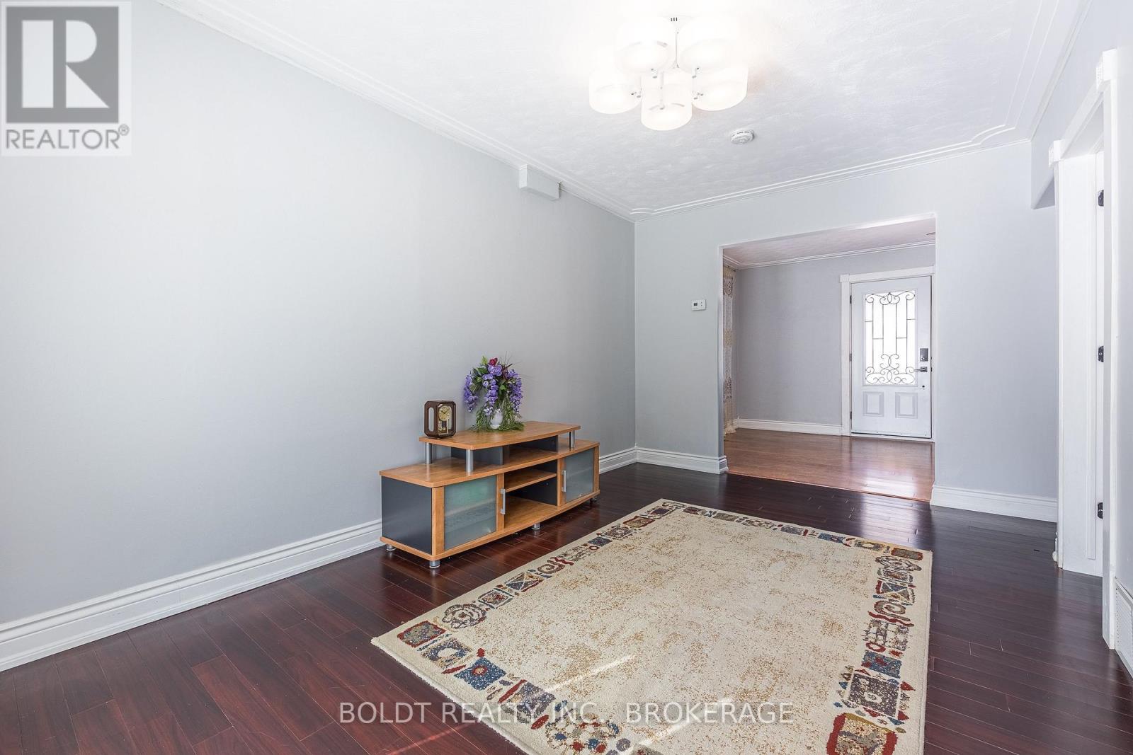 5060 Ontario Avenue, Niagara Falls, Ontario  L2E 3R9 - Photo 8 - X13602196