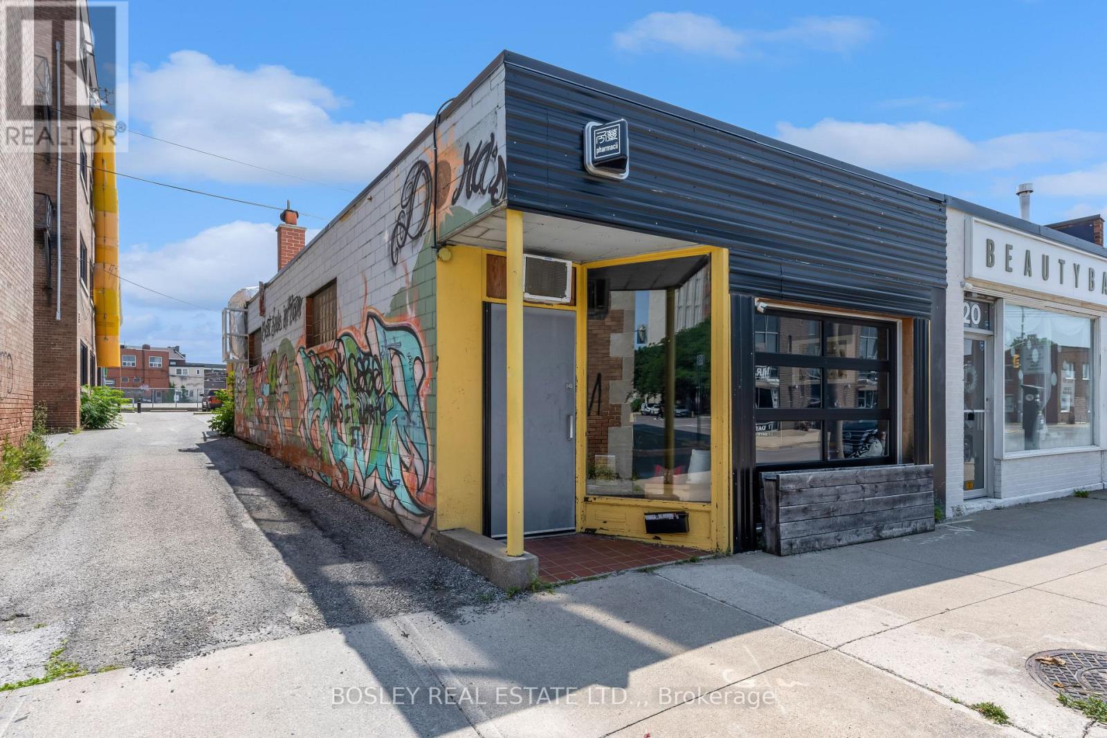 22 KING STREET, St. Catharines, Ontario