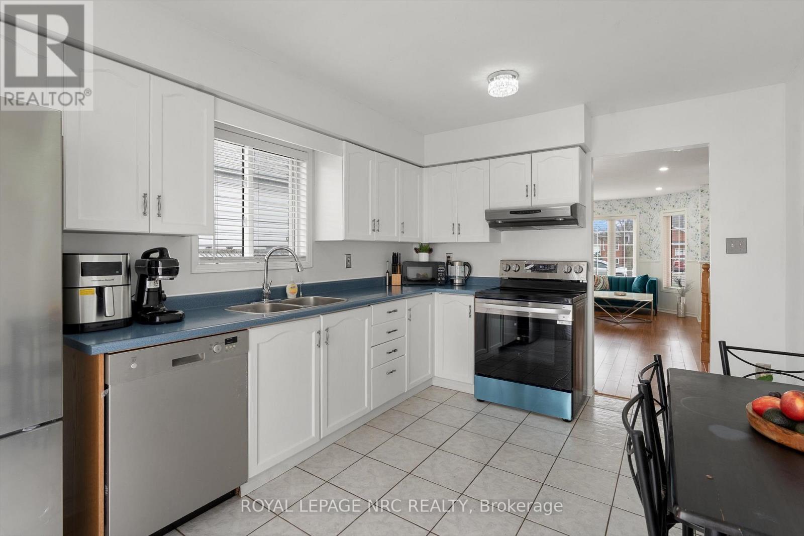 147 St. Lawrence Drive, Welland, Ontario  L3C 7H6 - Photo 12 - X13602942