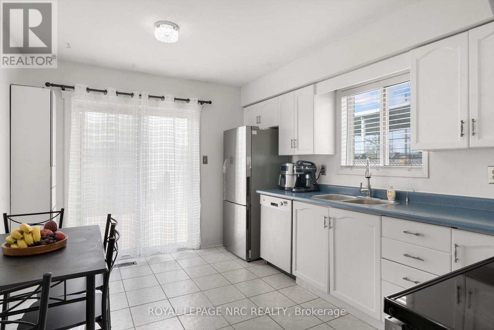 147 St. Lawrence Drive, Welland, Ontario  L3C 7H6 - Photo 13 - X13602942