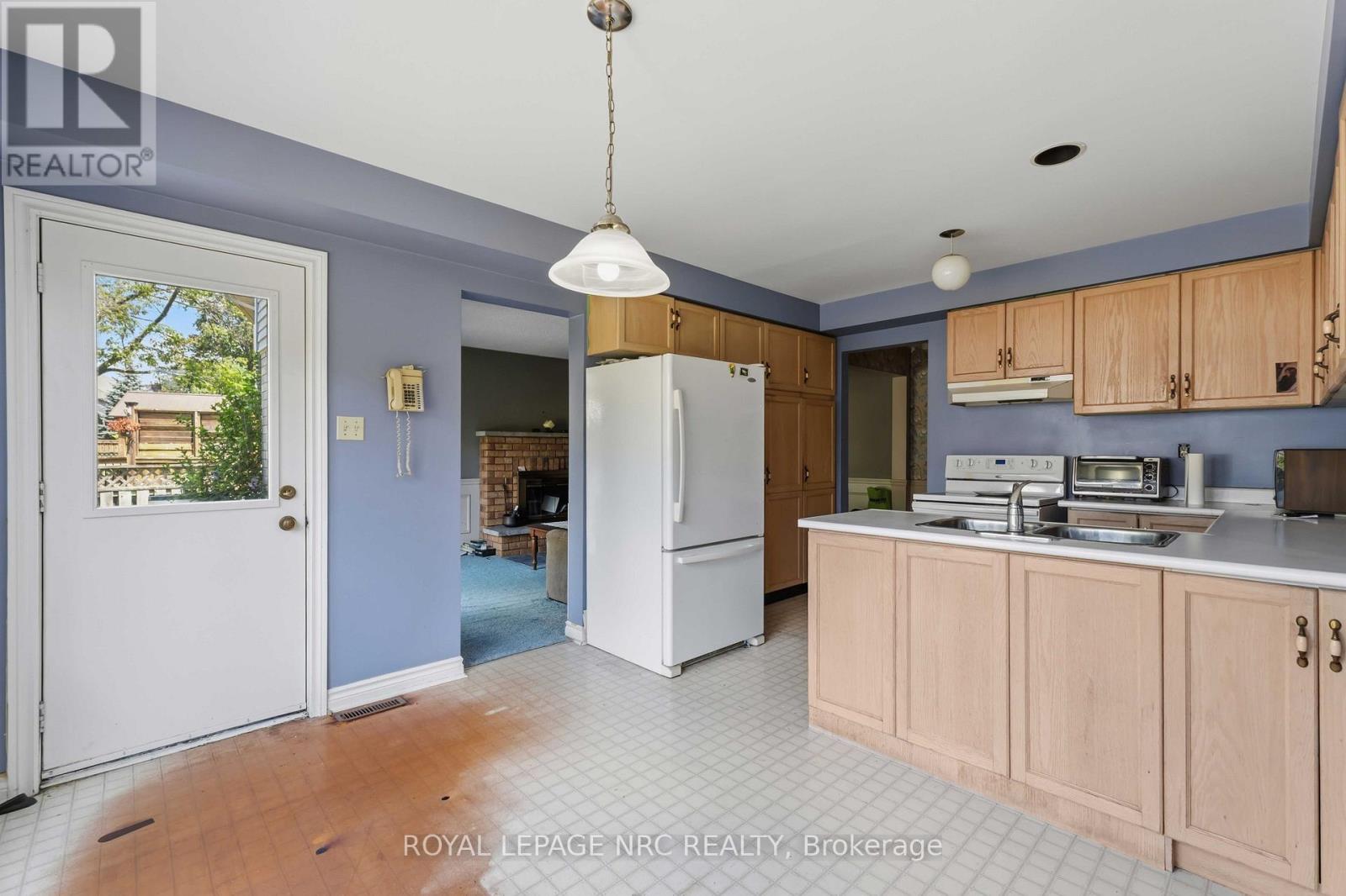 23 Woodside Square, Pelham, Ontario  L0S 1E4 - Photo 11 - X13603410