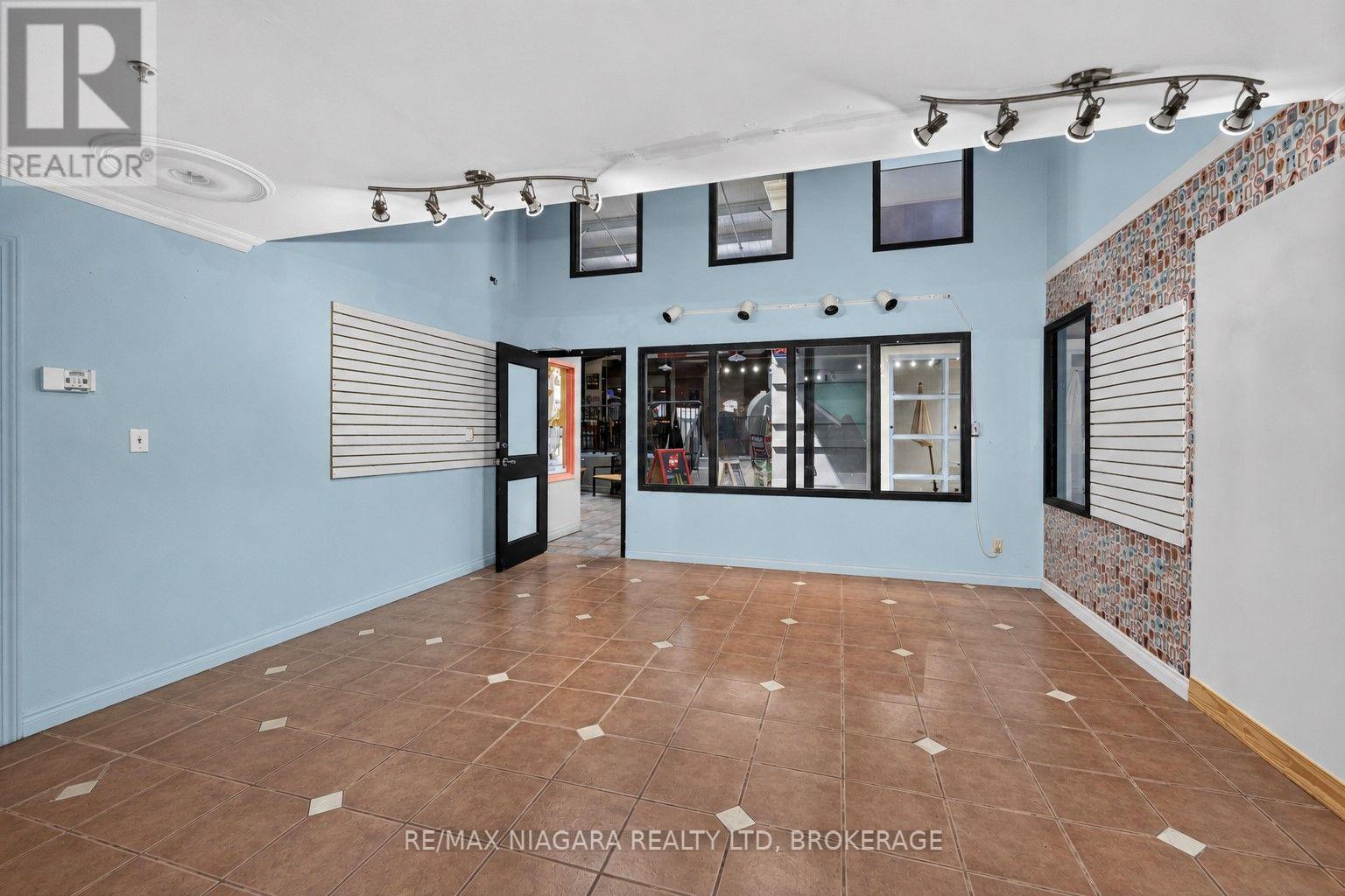 109 - 17 Lock Street, St. Catharines, Ontario  L2N 5B6 - Photo 6 - X13603690