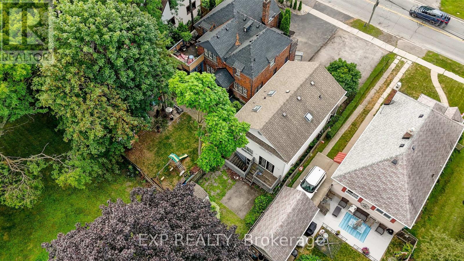 220 Geneva Street, St. Catharines, Ontario  L2R 4P8 - Photo 4 - X13604036