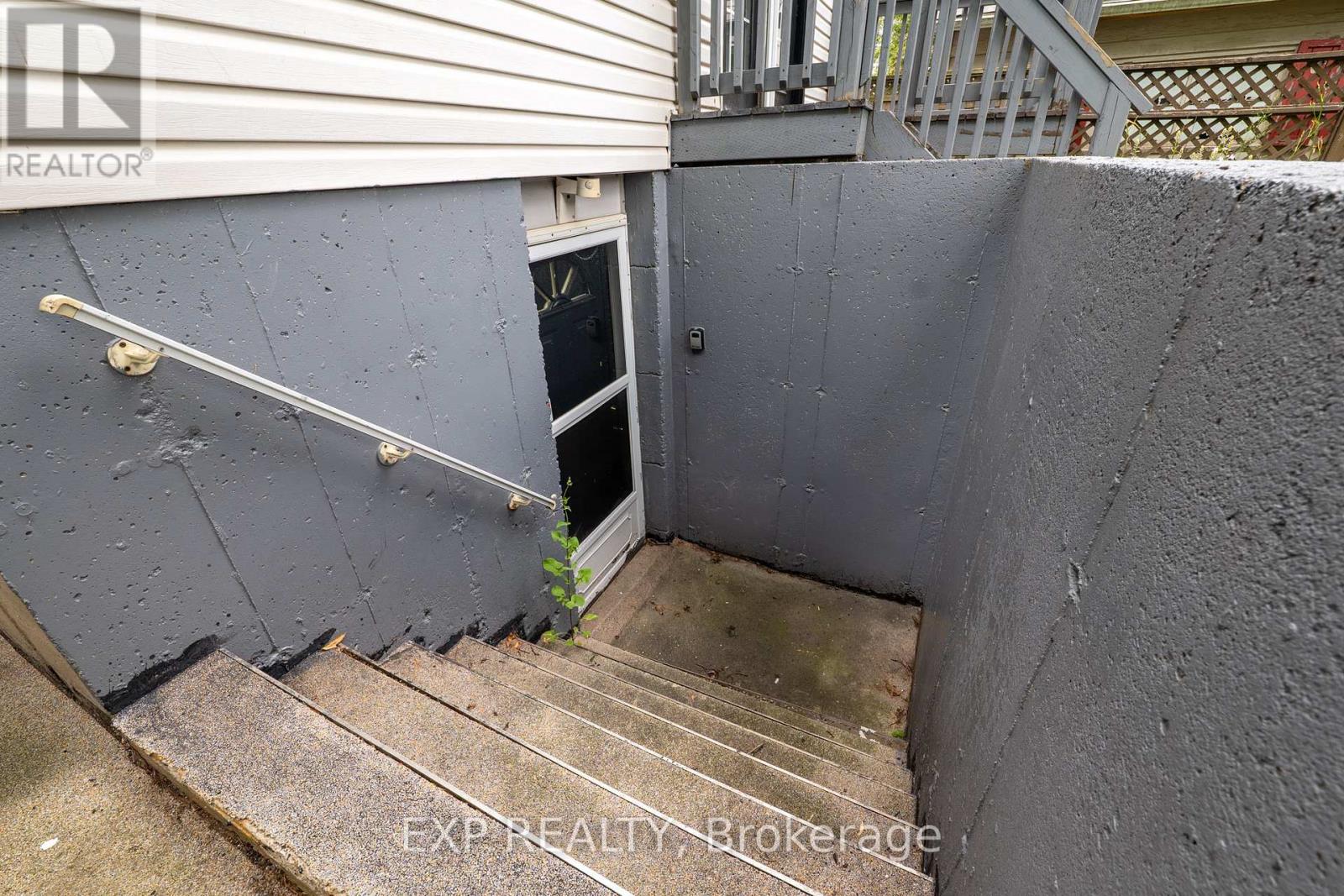 220 Geneva Street, St. Catharines, Ontario  L2R 4P8 - Photo 8 - X13604036