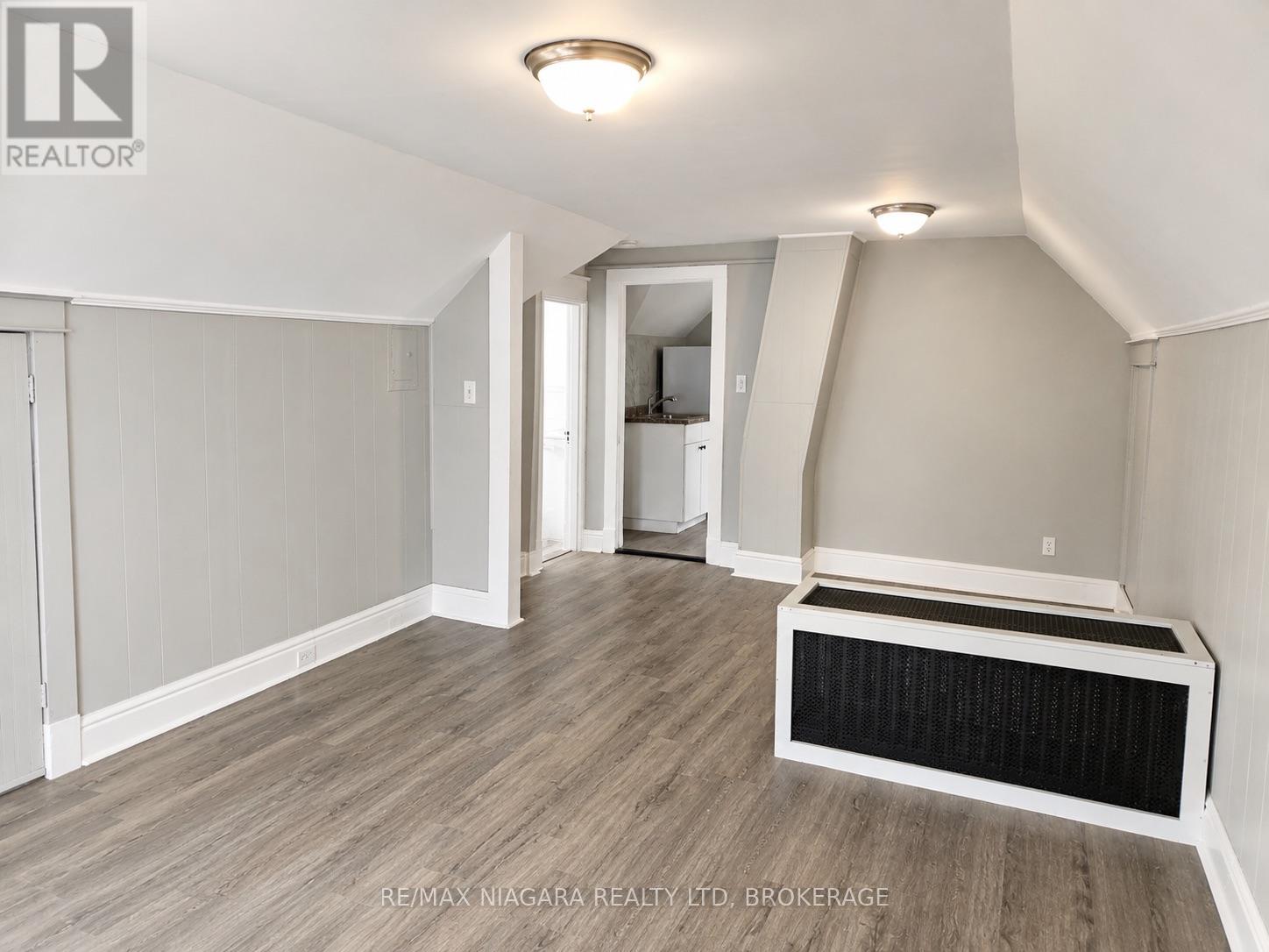 3 - 23 Avenue Place, Welland, Ontario  L3B 4B2 - Photo 4 - X13604100