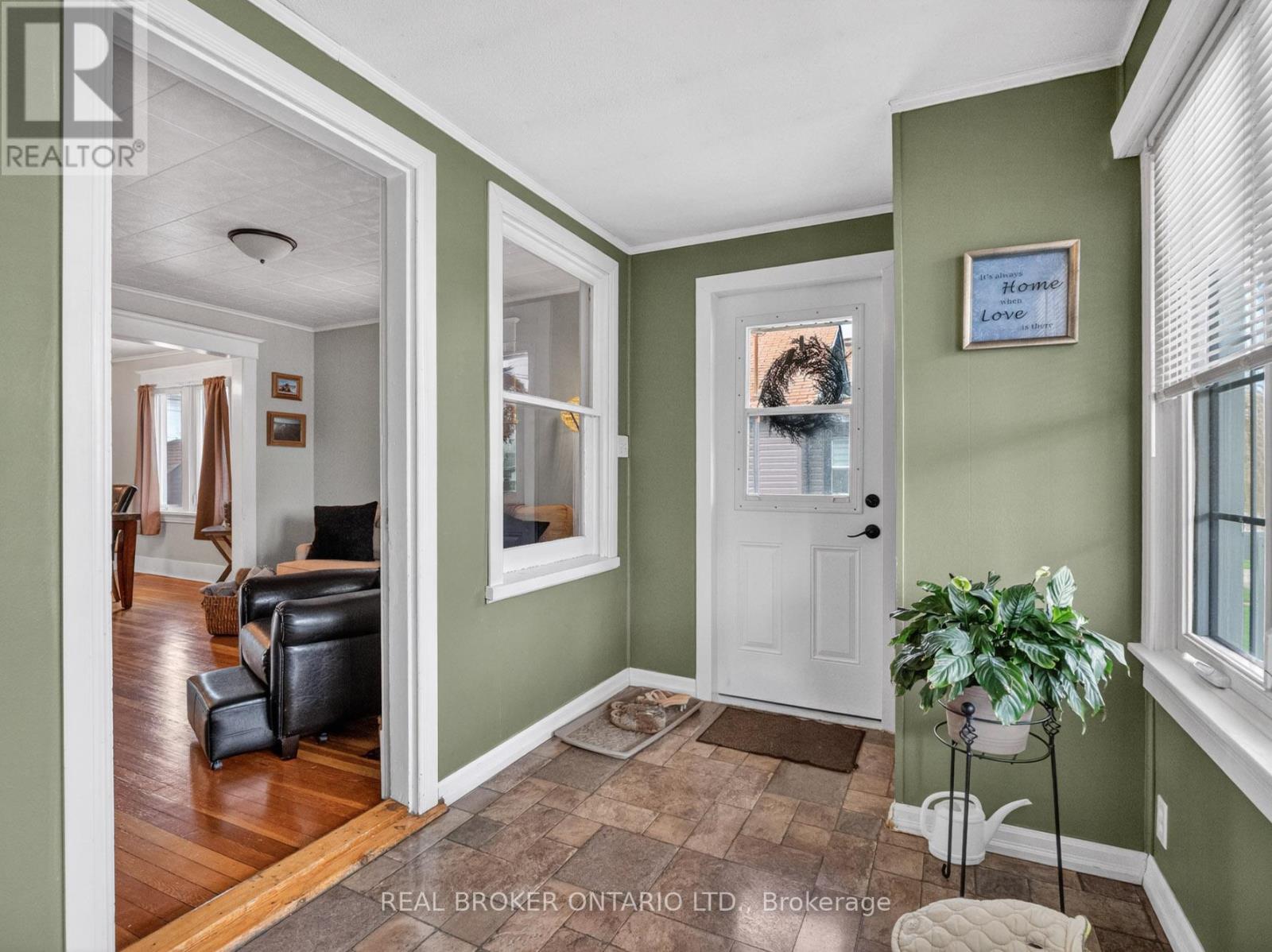 65 Christmas Street, Port Colborne, Ontario  L3K 1M4 - Photo 12 - X13604244