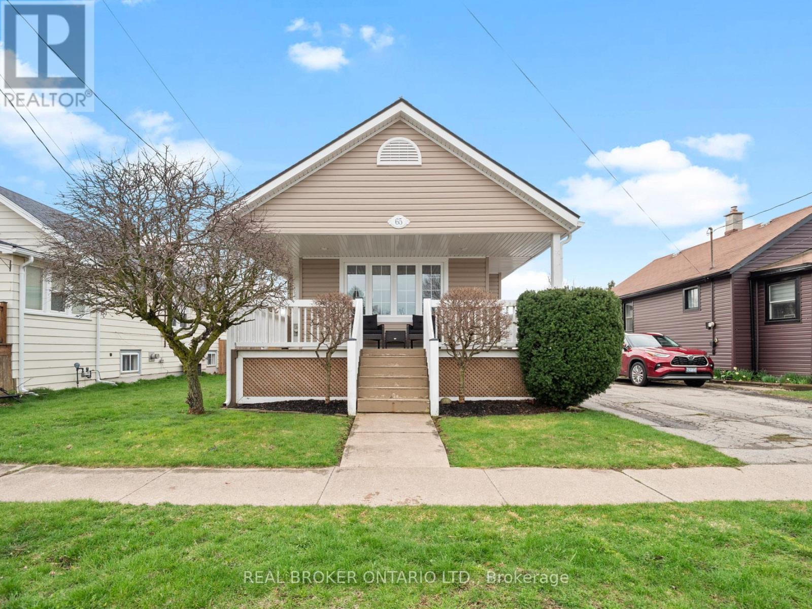 65 Christmas Street, Port Colborne, Ontario  L3K 1M4 - Photo 2 - X13604244