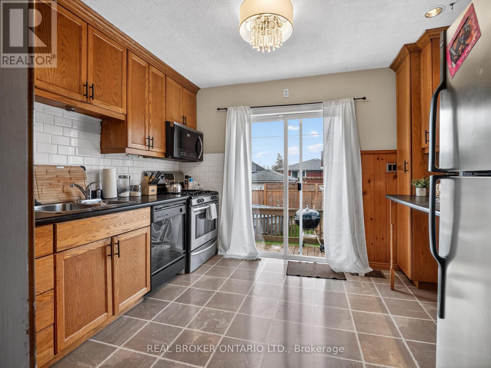 65 Christmas Street, Port Colborne, Ontario  L3K 1M4 - Photo 9 - X13604244