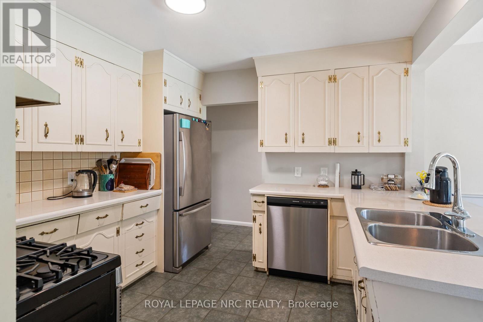 245 Riverview Boulevard, St. Catharines, Ontario  L2T 3N2 - Photo 14 - X13604880