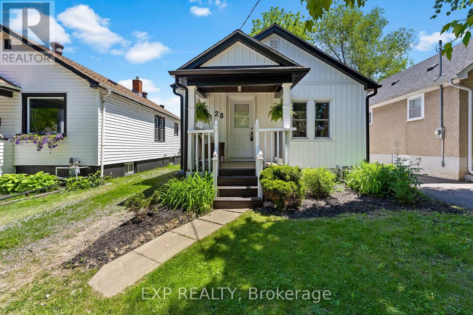 28 GRANTHAM AVENUE, St. Catharines, Ontario