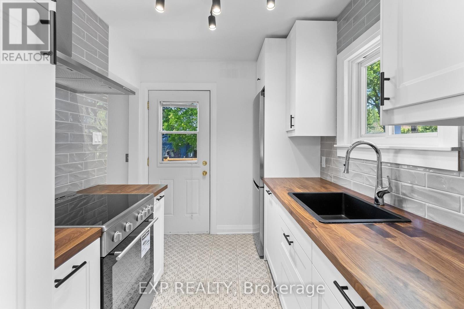 28 Grantham Avenue, St. Catharines, Ontario  L2P 3B4 - Photo 17 - X13604896