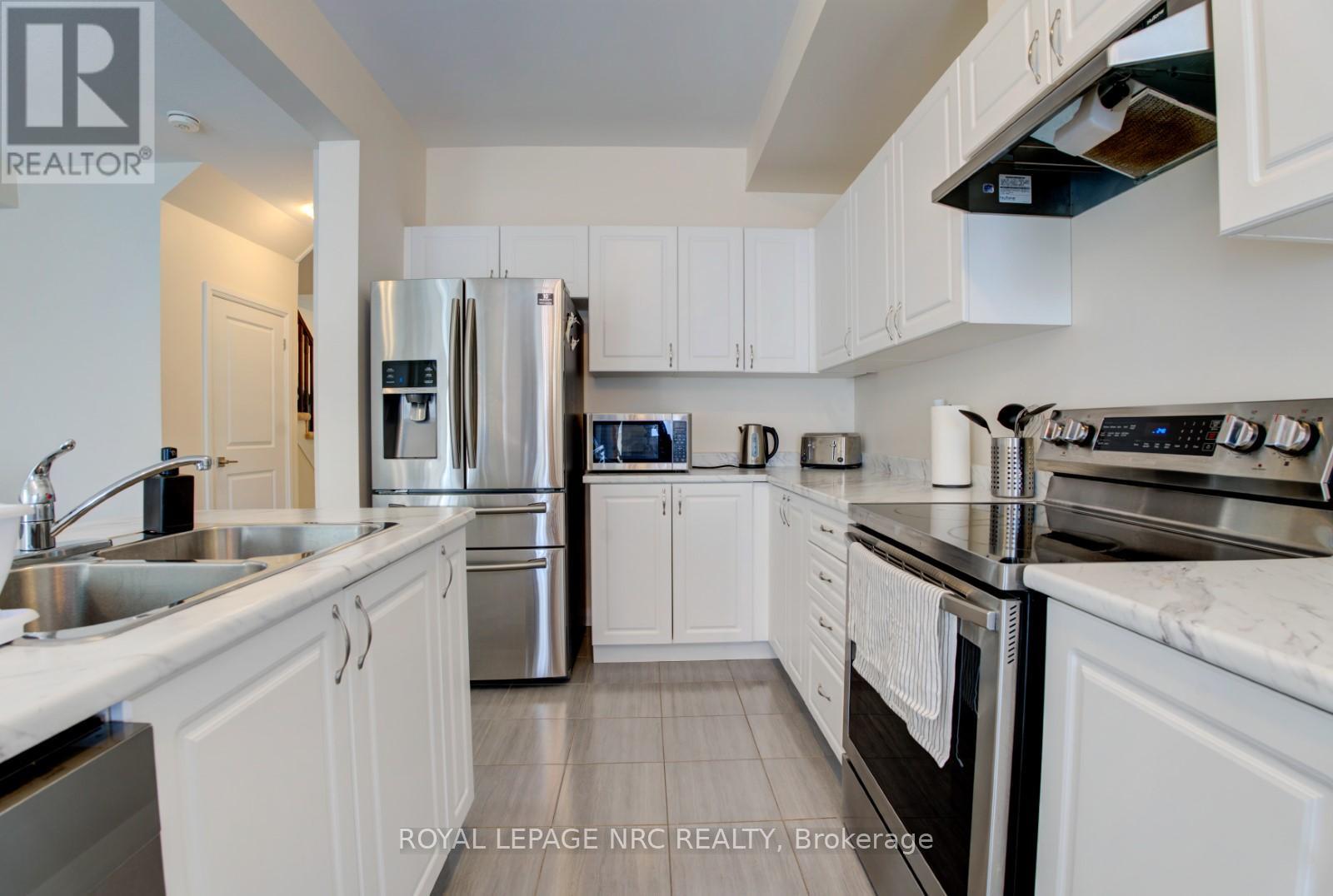 4901 Pettit Avenue, Niagara Falls, Ontario  L2E 0B7 - Photo 3 - X13605082