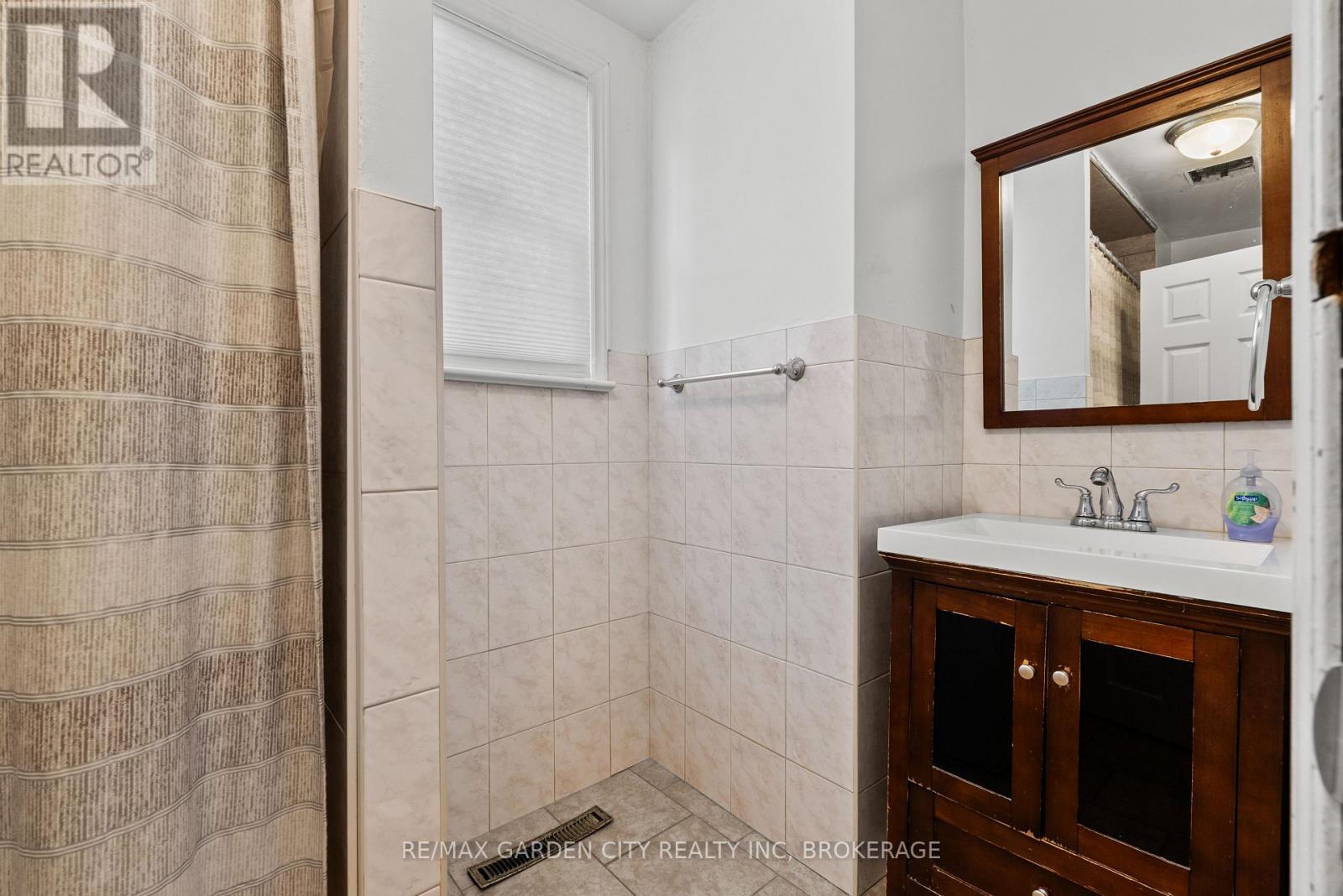 36 Rose Avenue, Thorold, Ontario  L2V 3C6 - Photo 16 - X13605234
