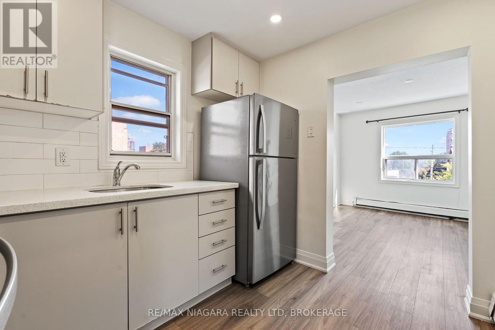 2 - 237 Church Street, St. Catharines, Ontario  L2R 3E8 - Photo 2 - X13605914