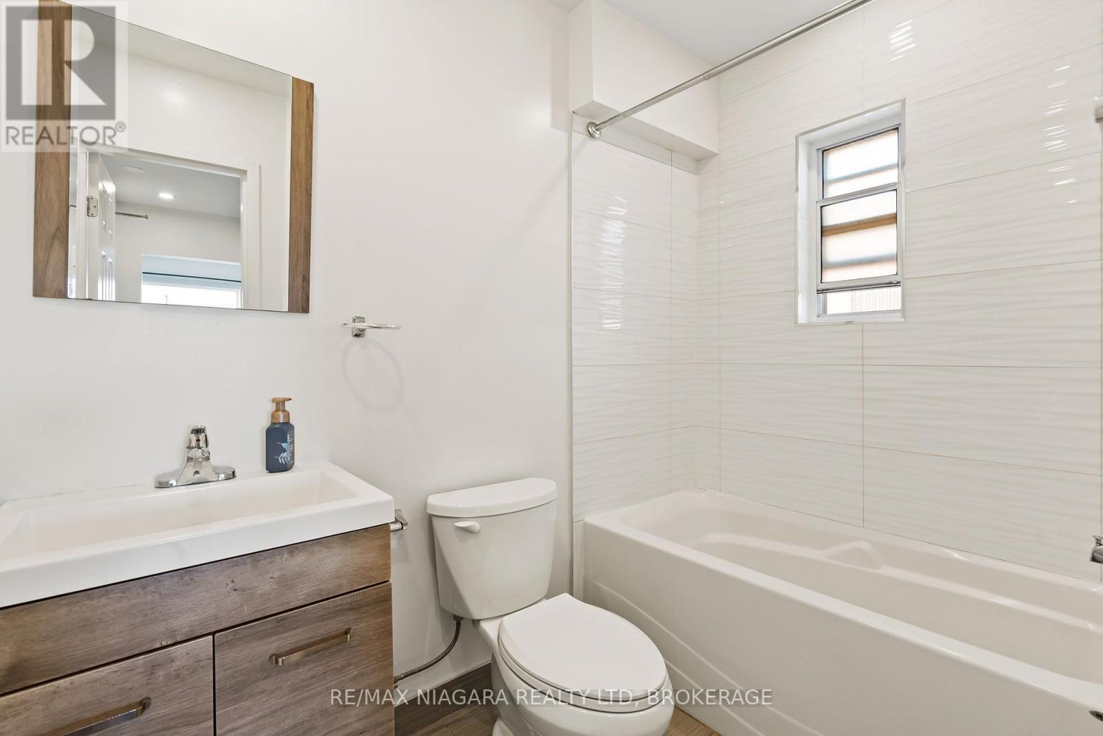 2 - 237 Church Street, St. Catharines, Ontario  L2R 3E8 - Photo 4 - X13605914