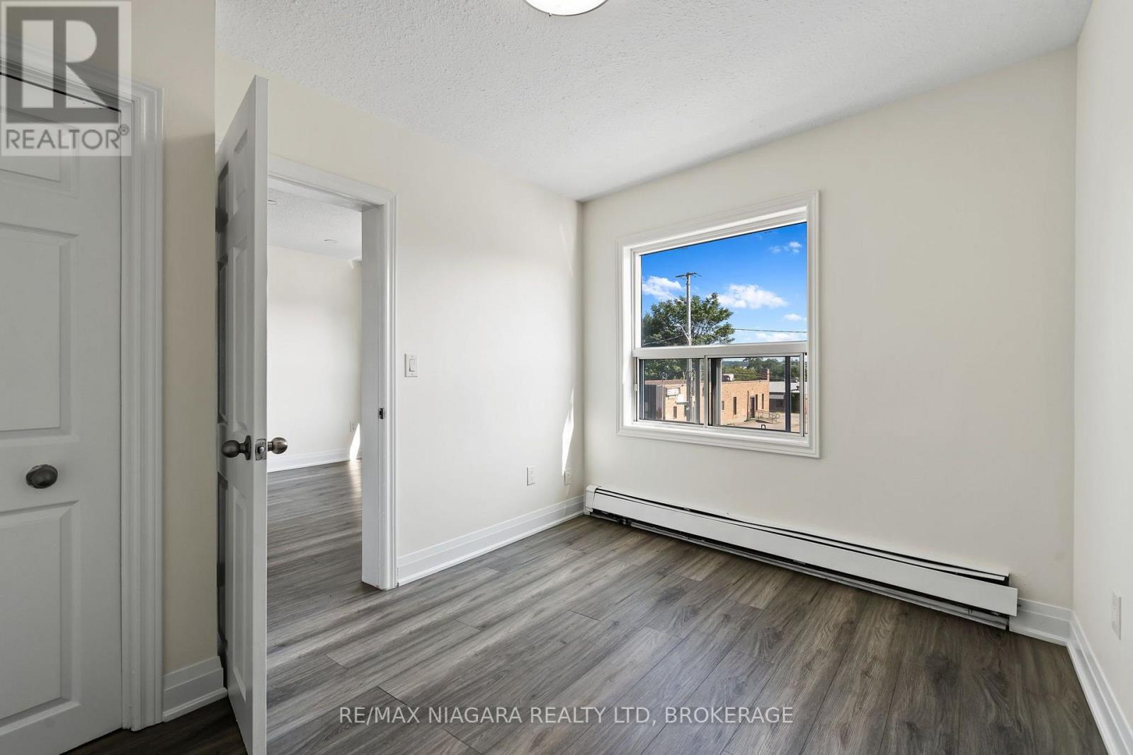 2 - 237 Church Street, St. Catharines, Ontario  L2R 3E8 - Photo 6 - X13605914