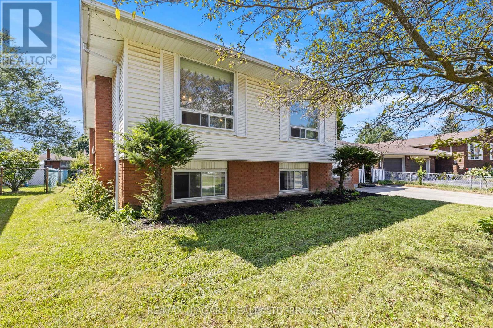 74 Westwood Crescent, Welland, Ontario  L3C 4R3 - Photo 3 - X13605970