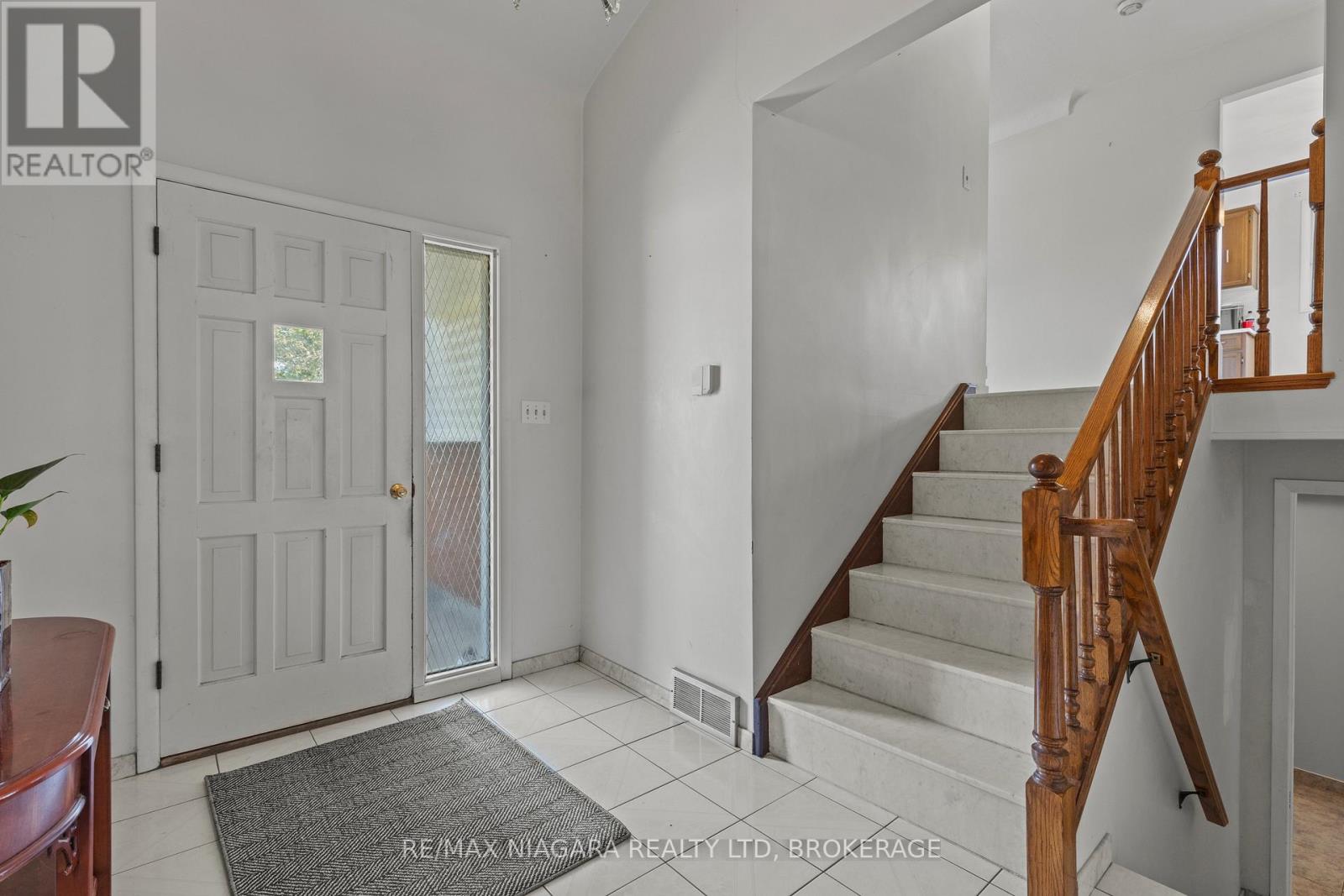 74 Westwood Crescent, Welland, Ontario  L3C 4R3 - Photo 5 - X13605970